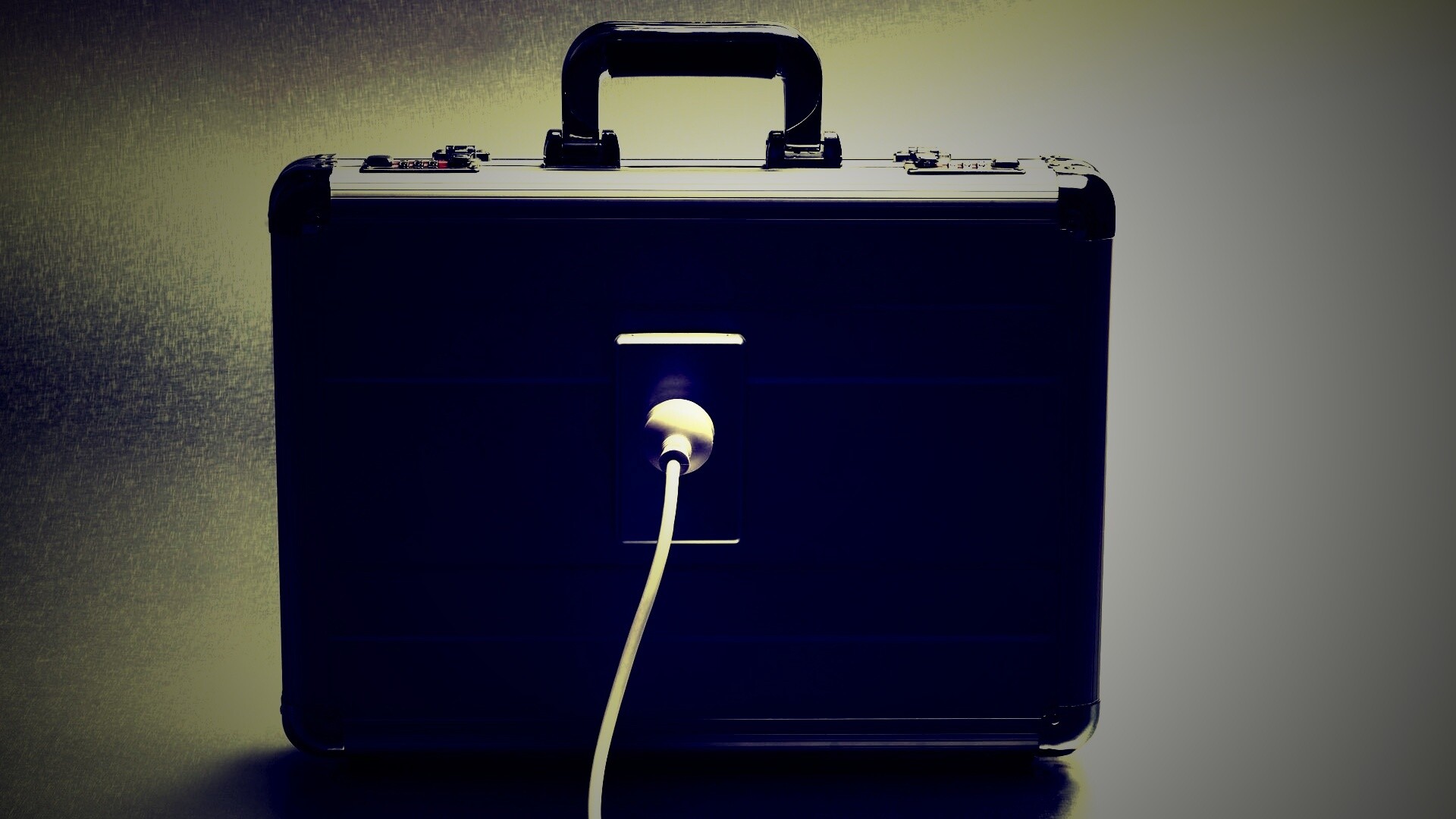 Розетка на кейсе обои