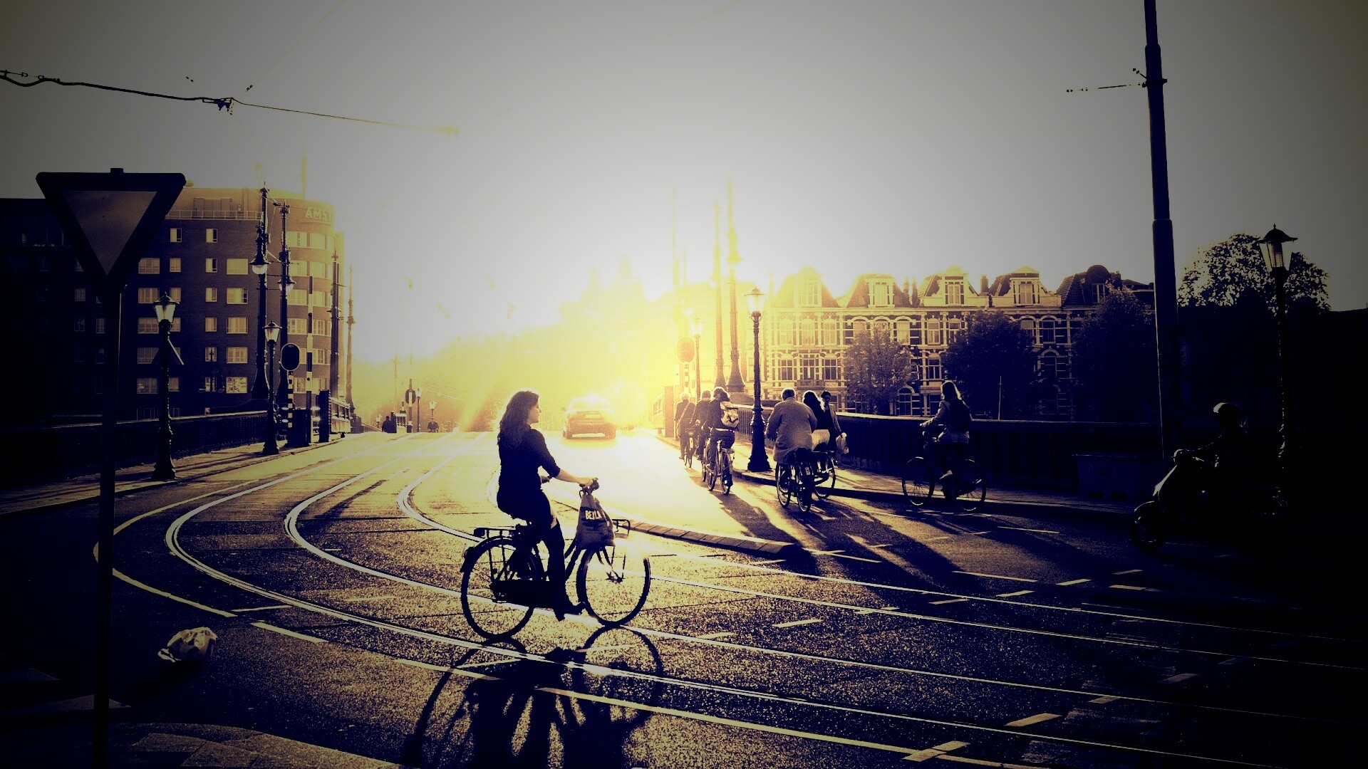 Утро в европейском городе обои