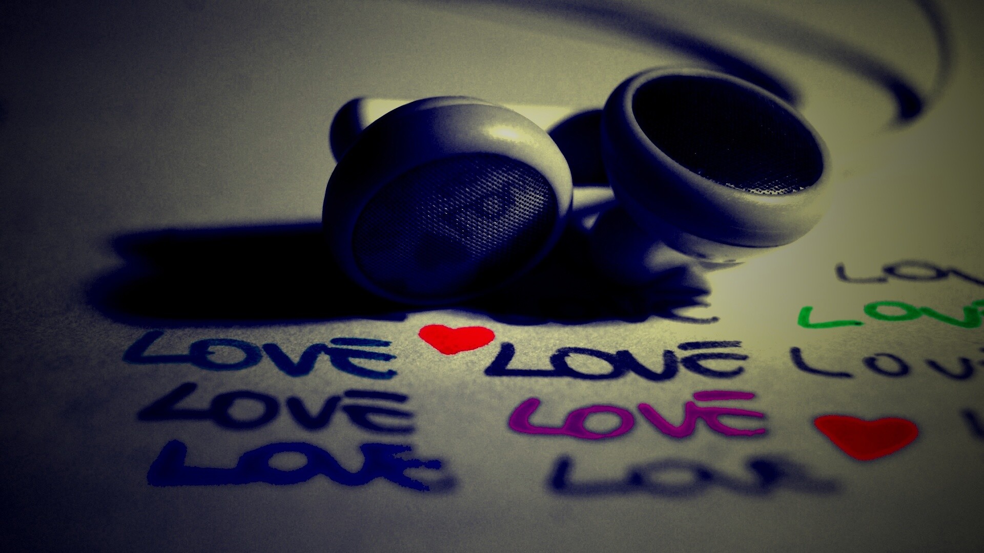 Наушники и любовь обои