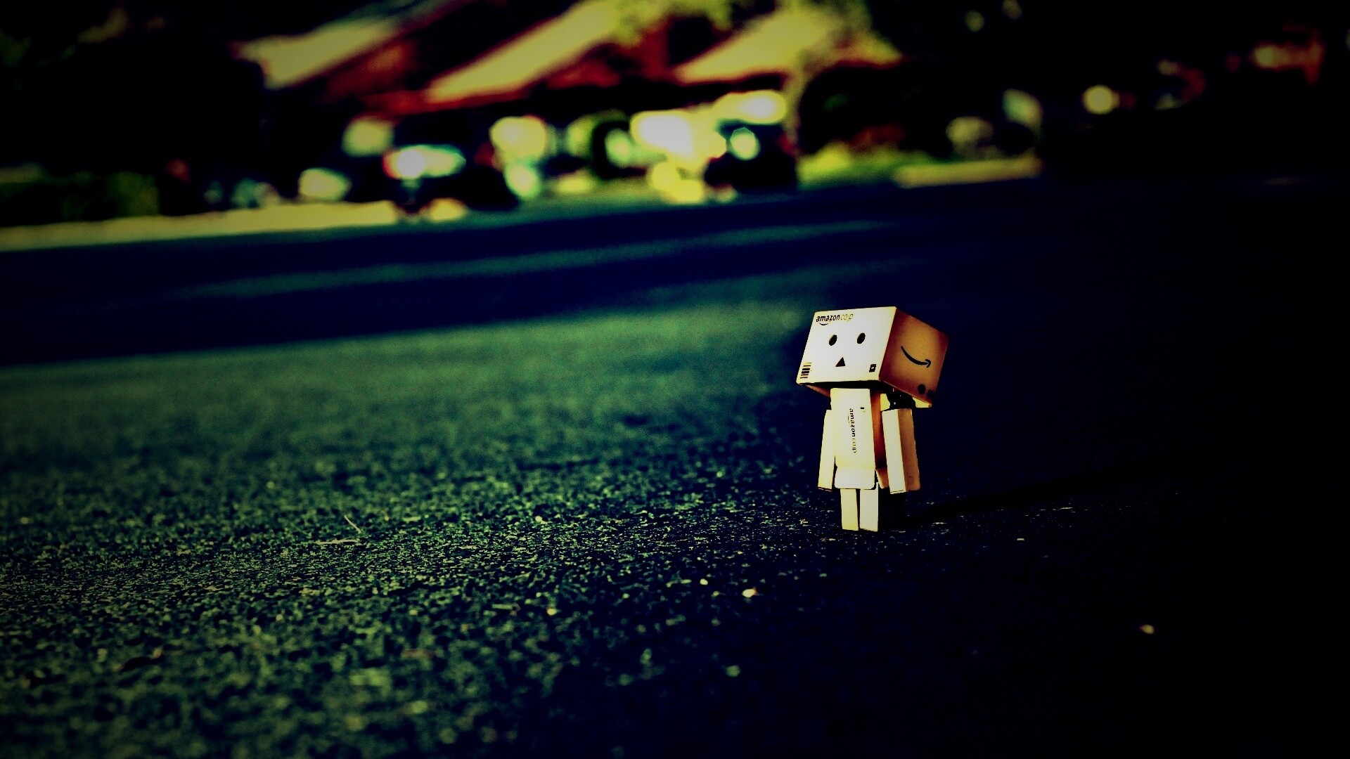 Данбо смотрит вверх обои