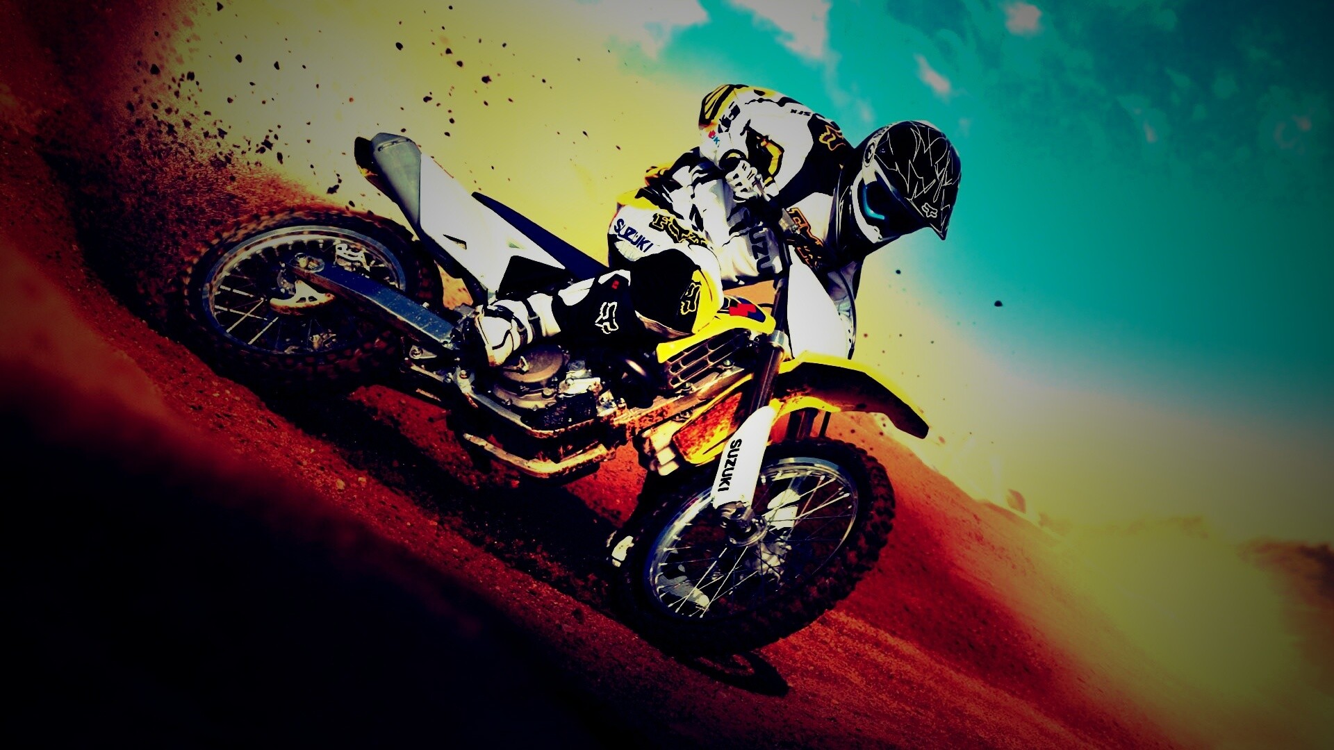 Мотоциклист на кроссовом байке обои