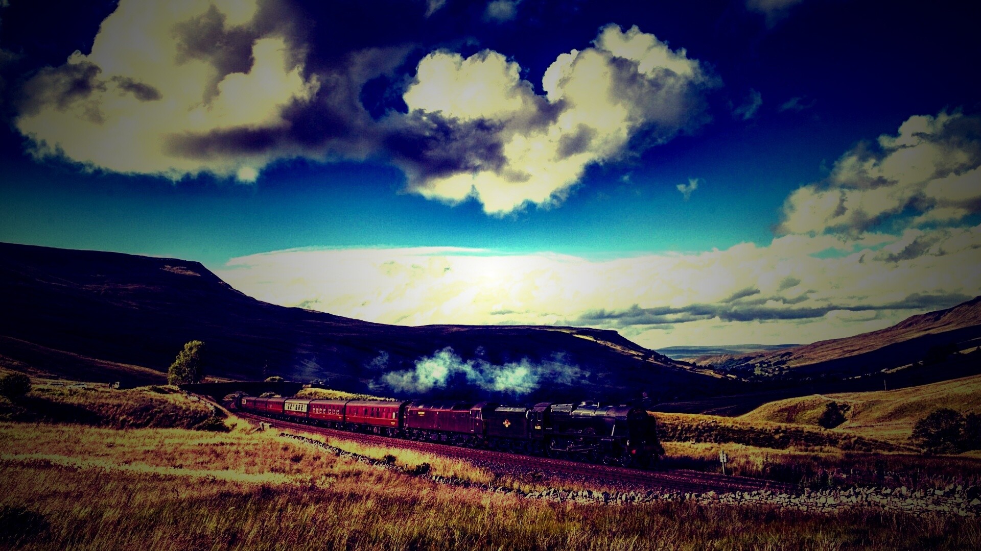Поезд в долине обои