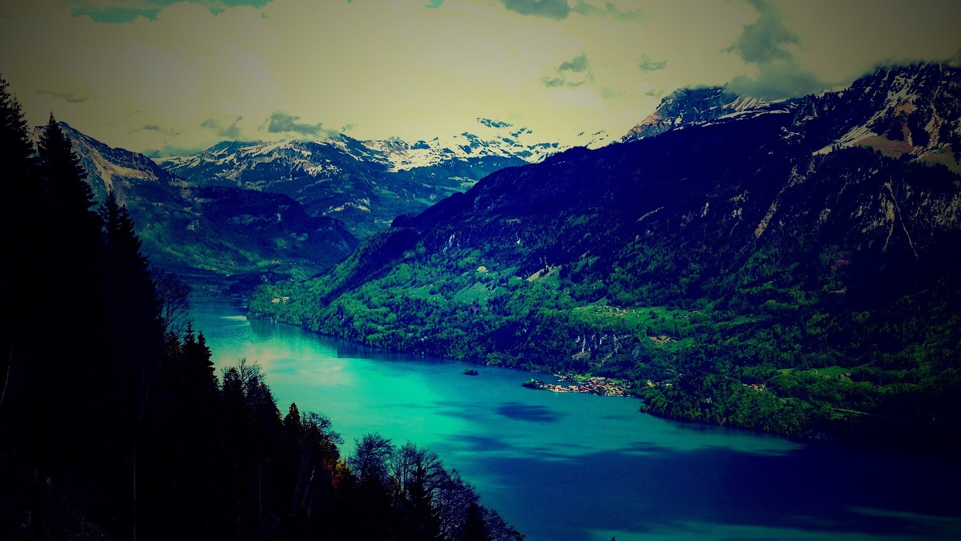 Горная река обои