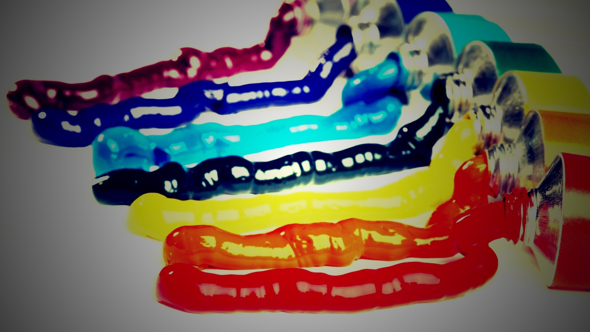 Тюбики с краской обои