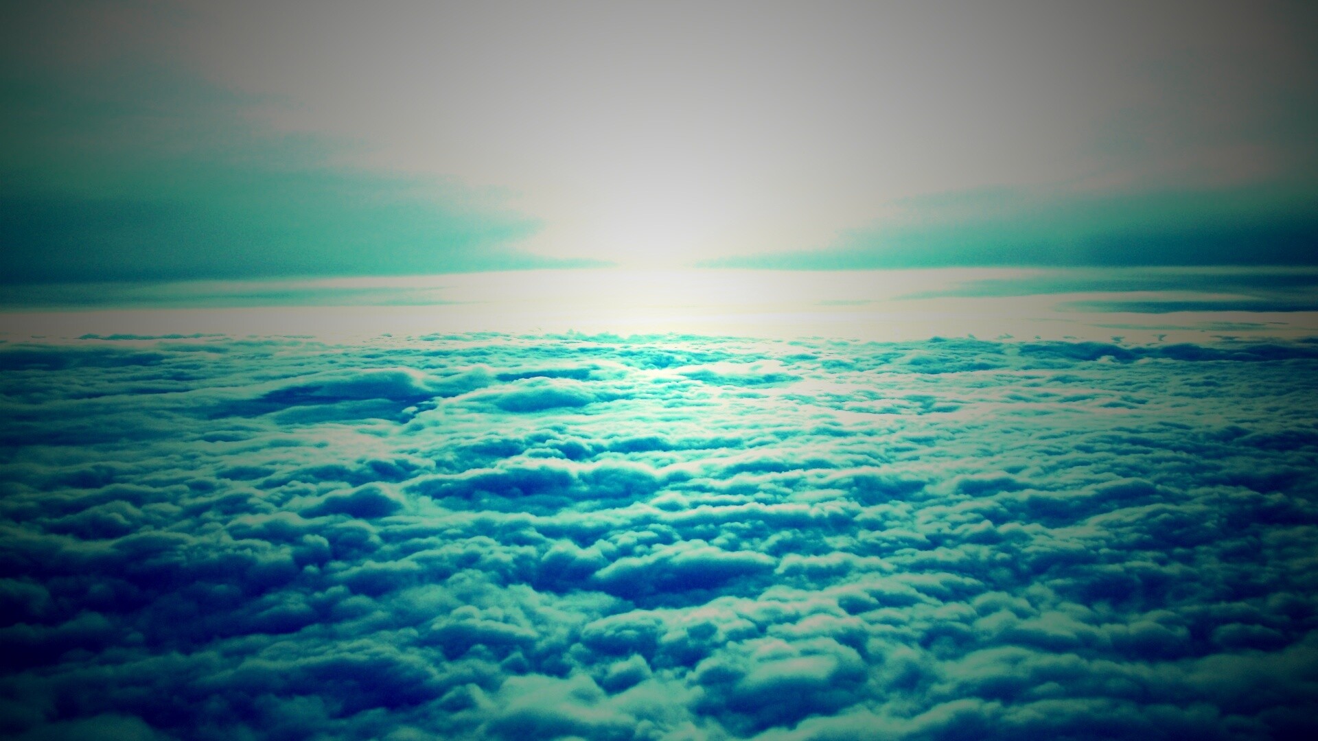 Над облаками обои