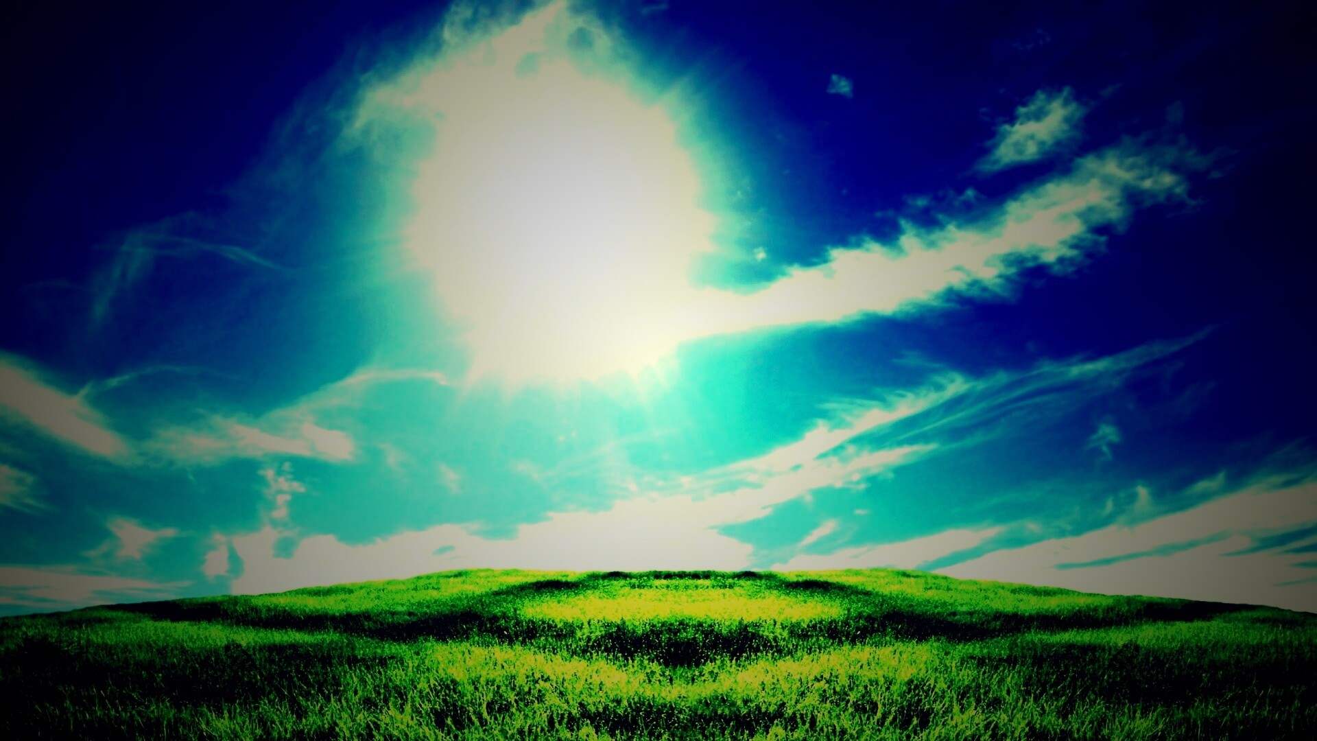 Солнце над холмом обои