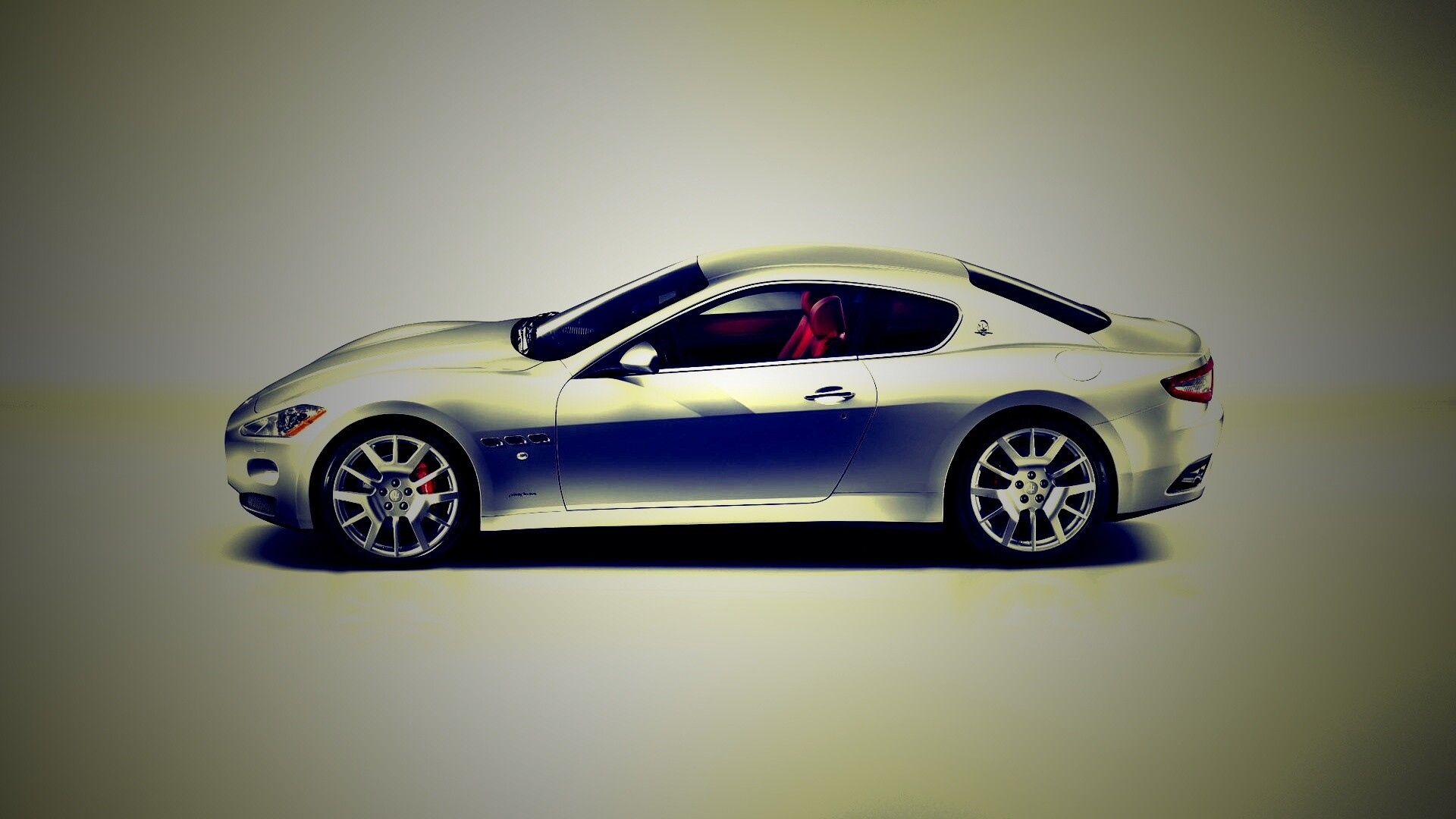 Мазерати сбоку обои