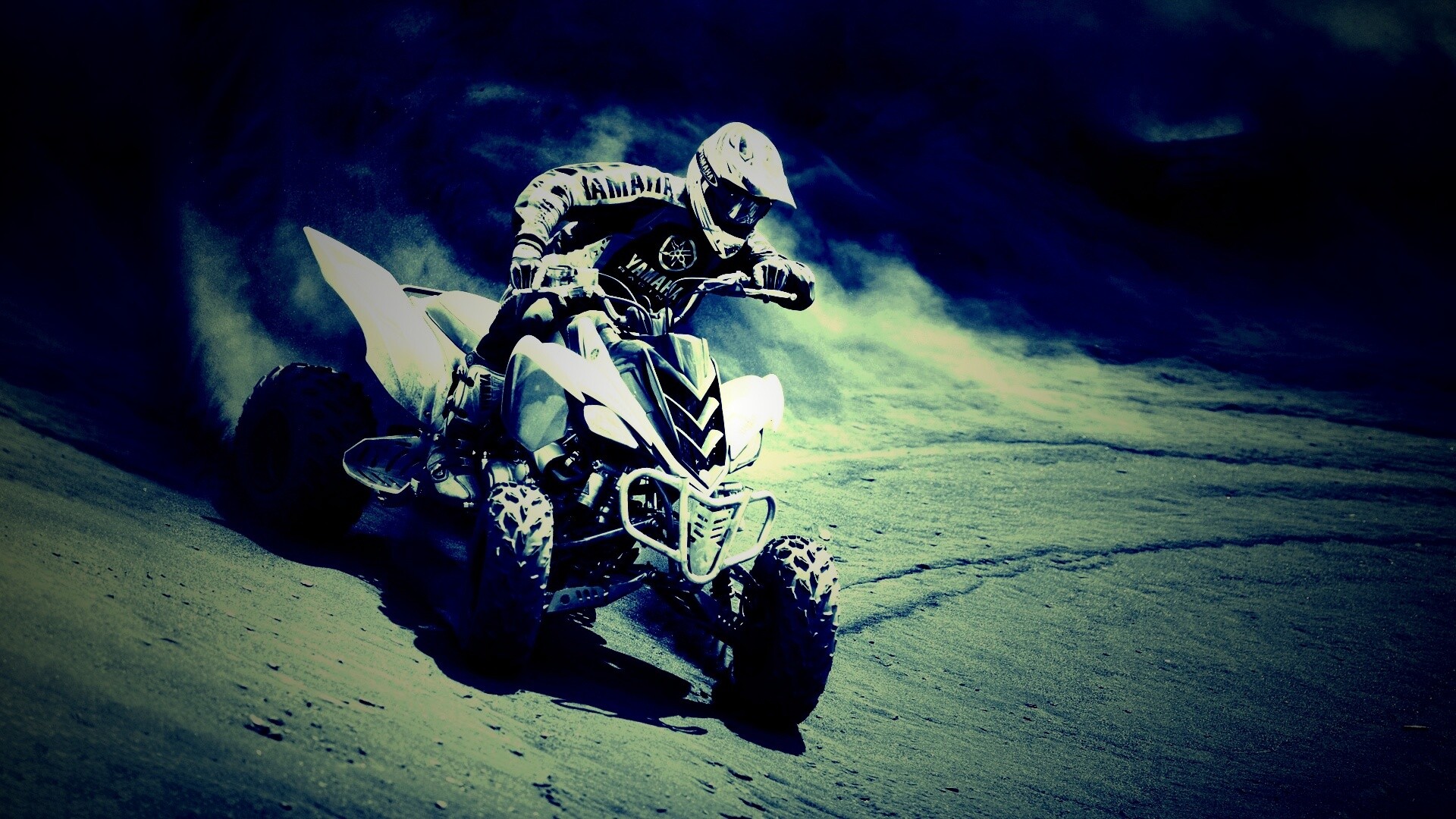 Спортсмен на квадроцикле обои