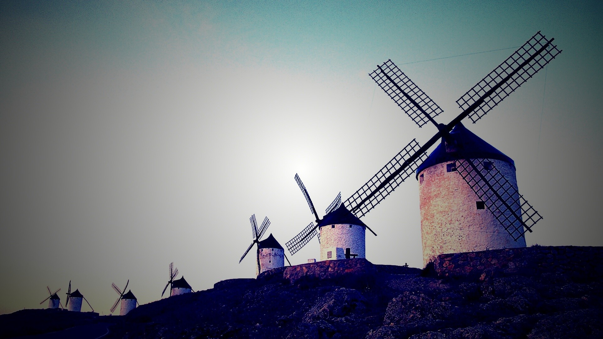 Пейзаж из ветряных мельниц обои