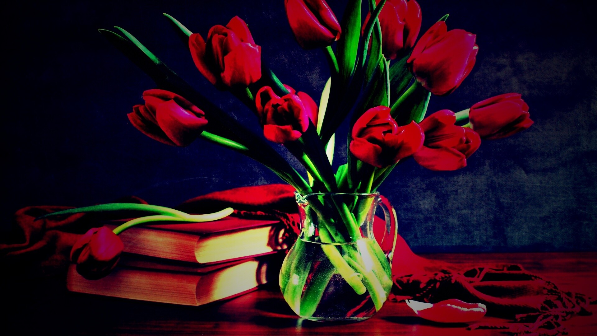 Букет красных тюльпанов обои