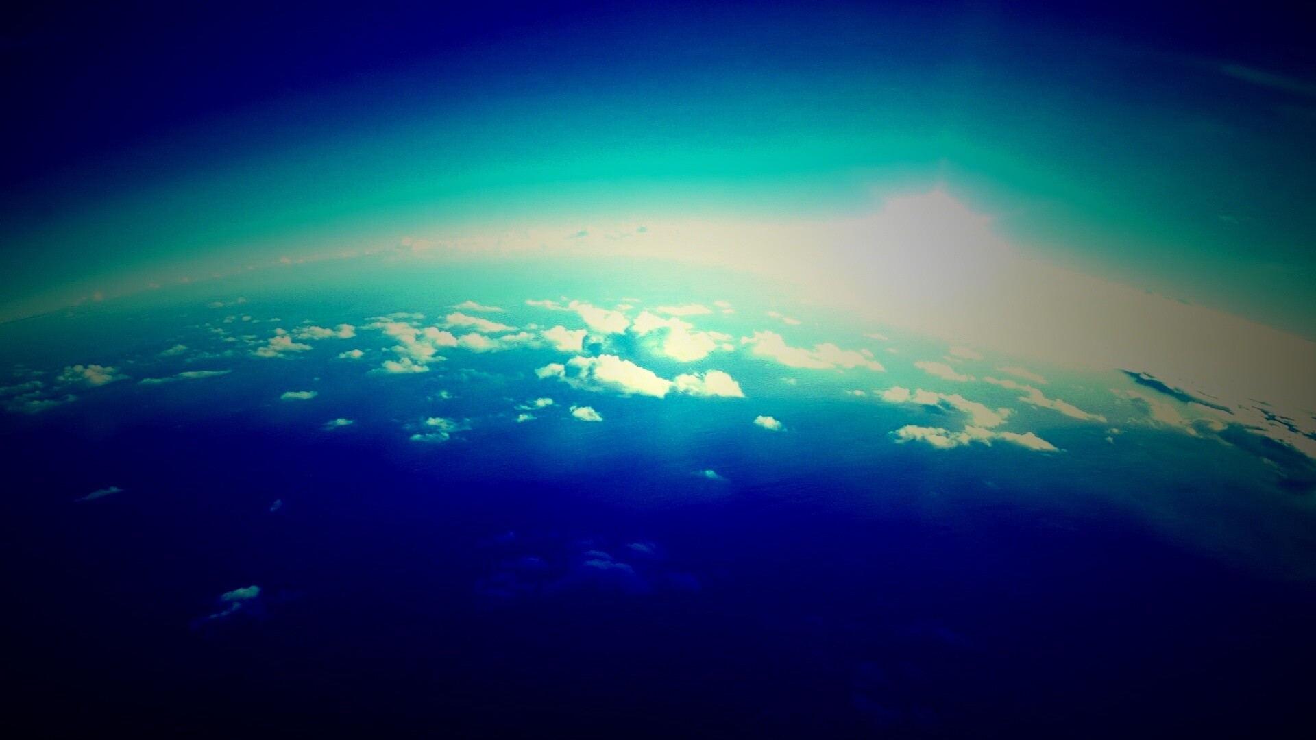 Вид с верхних слоёв атмосферы обои