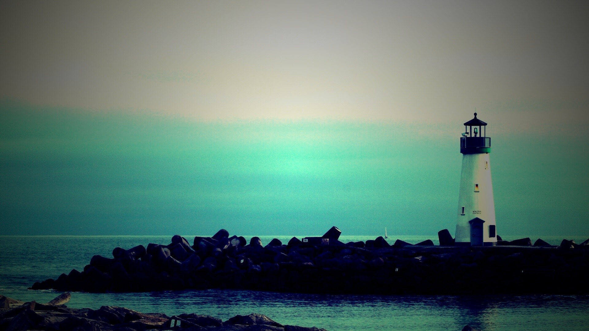 Маяк в порту Санта-Круз обои