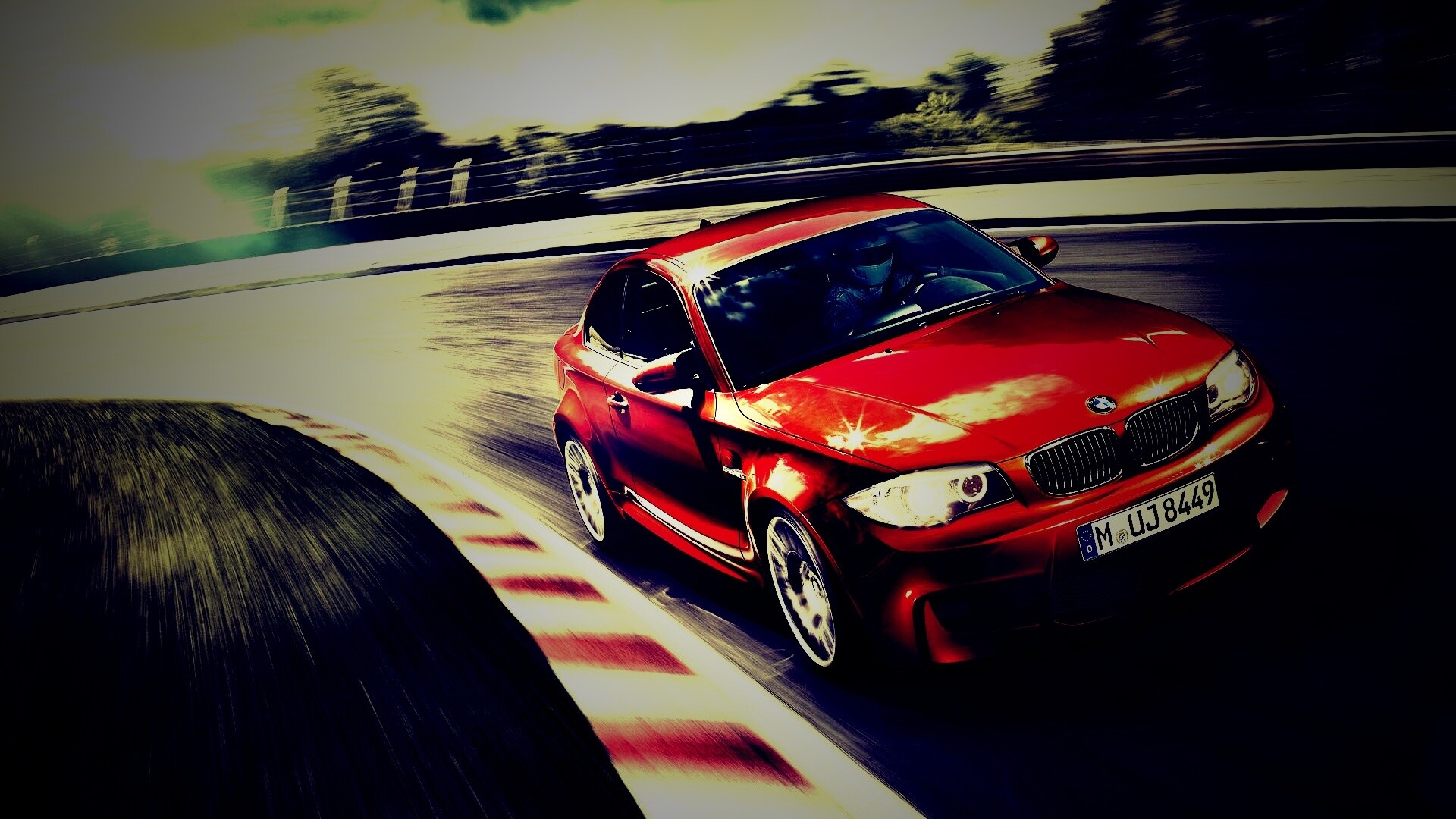 Гонщик за рулем BMW M1 обои