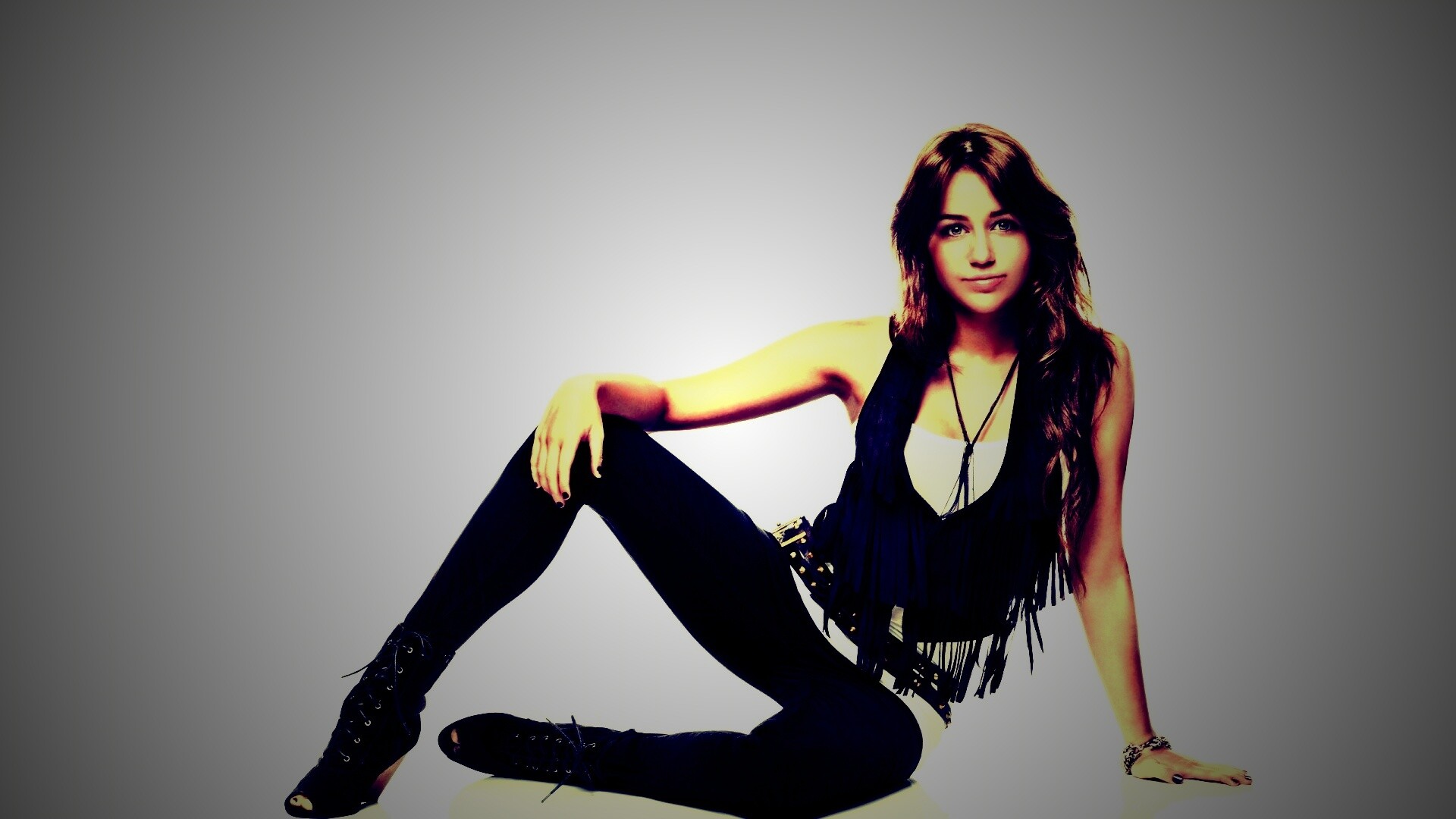 Девушка в черном обои