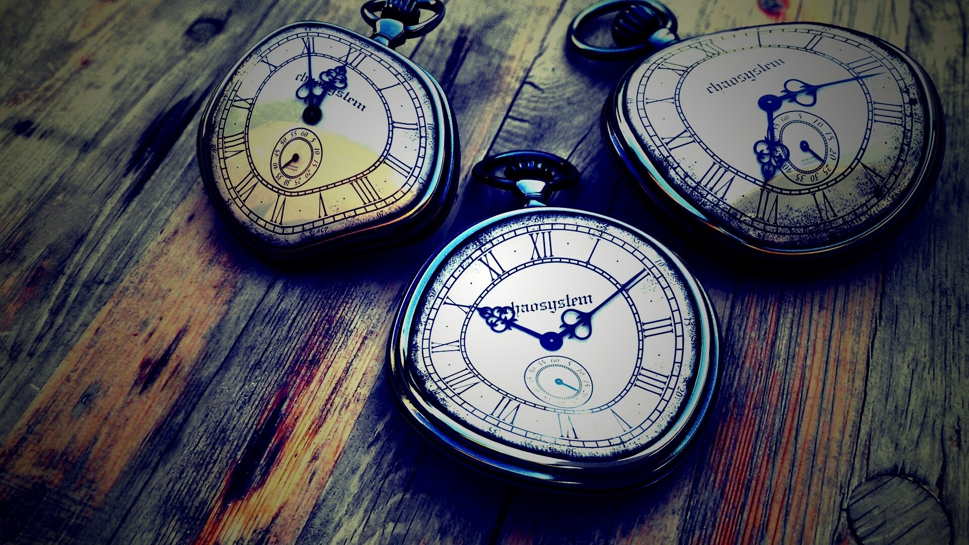 Изогнутые часы обои