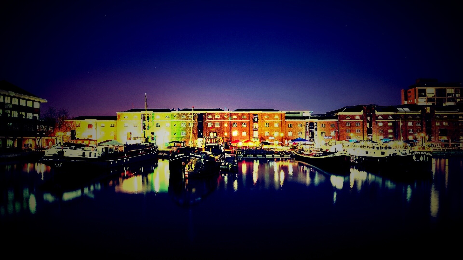 Корабли на спокойной воде обои