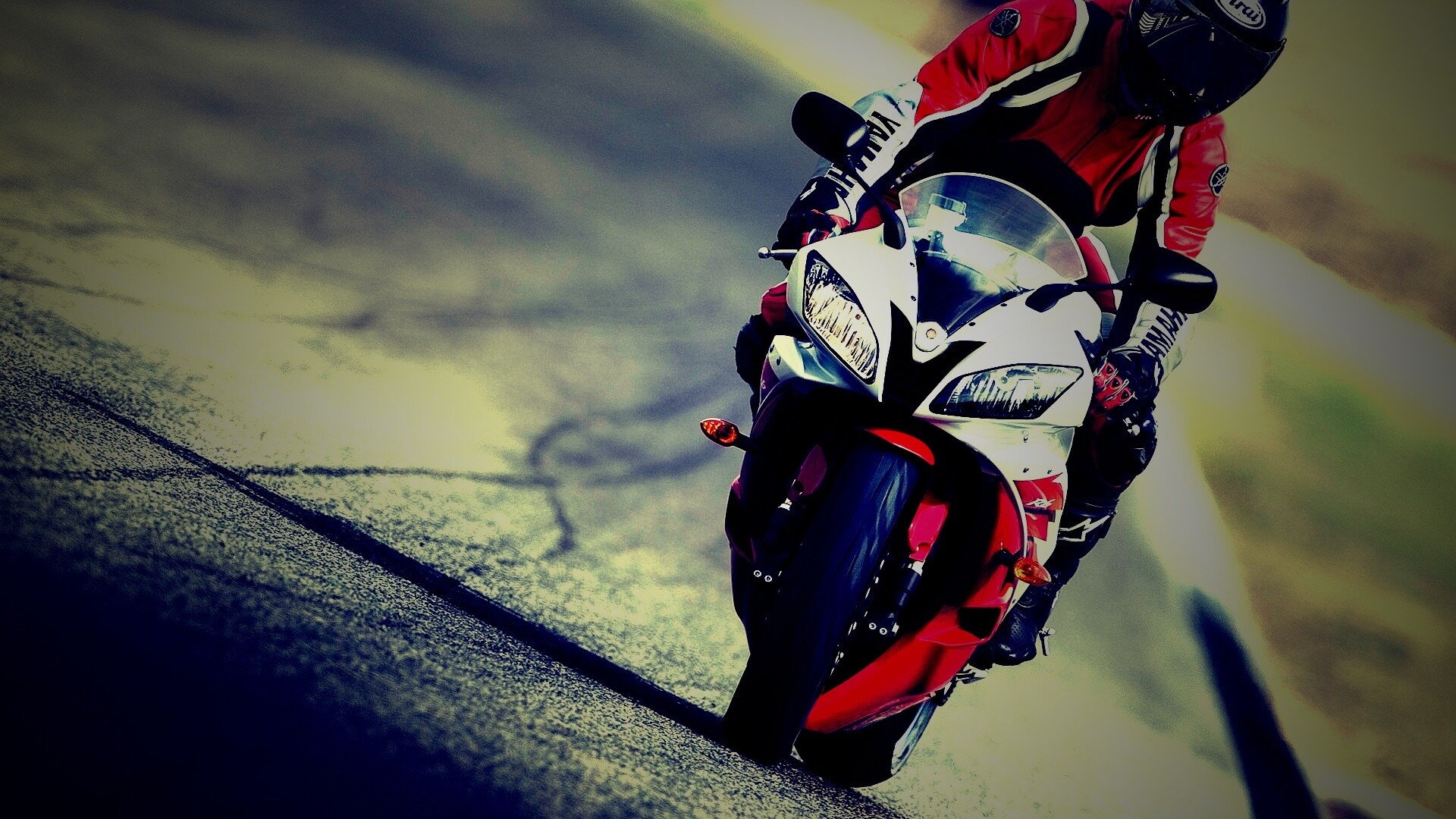 Мотоциклист на спортбайке обои
