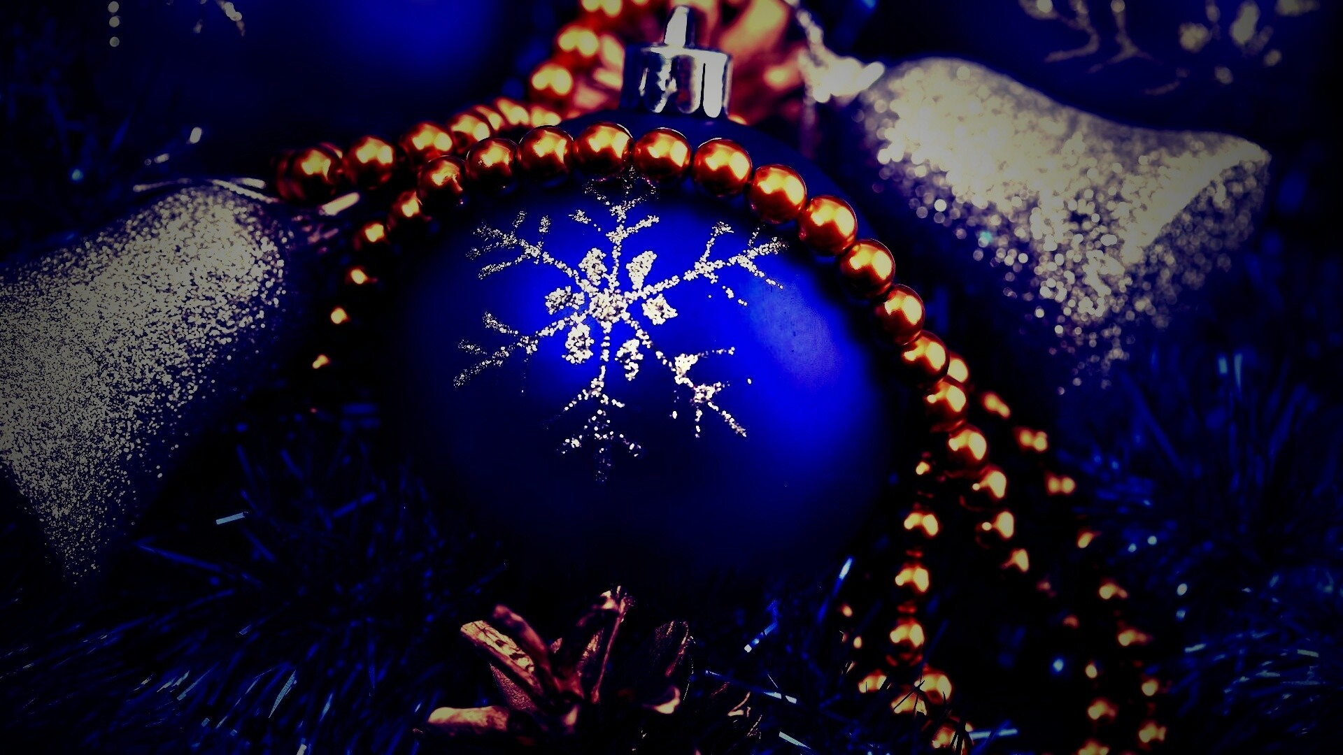 Новогодние украшения для елки обои