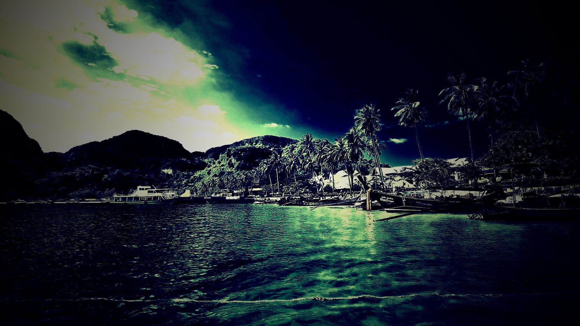 Призрачный пляж обои