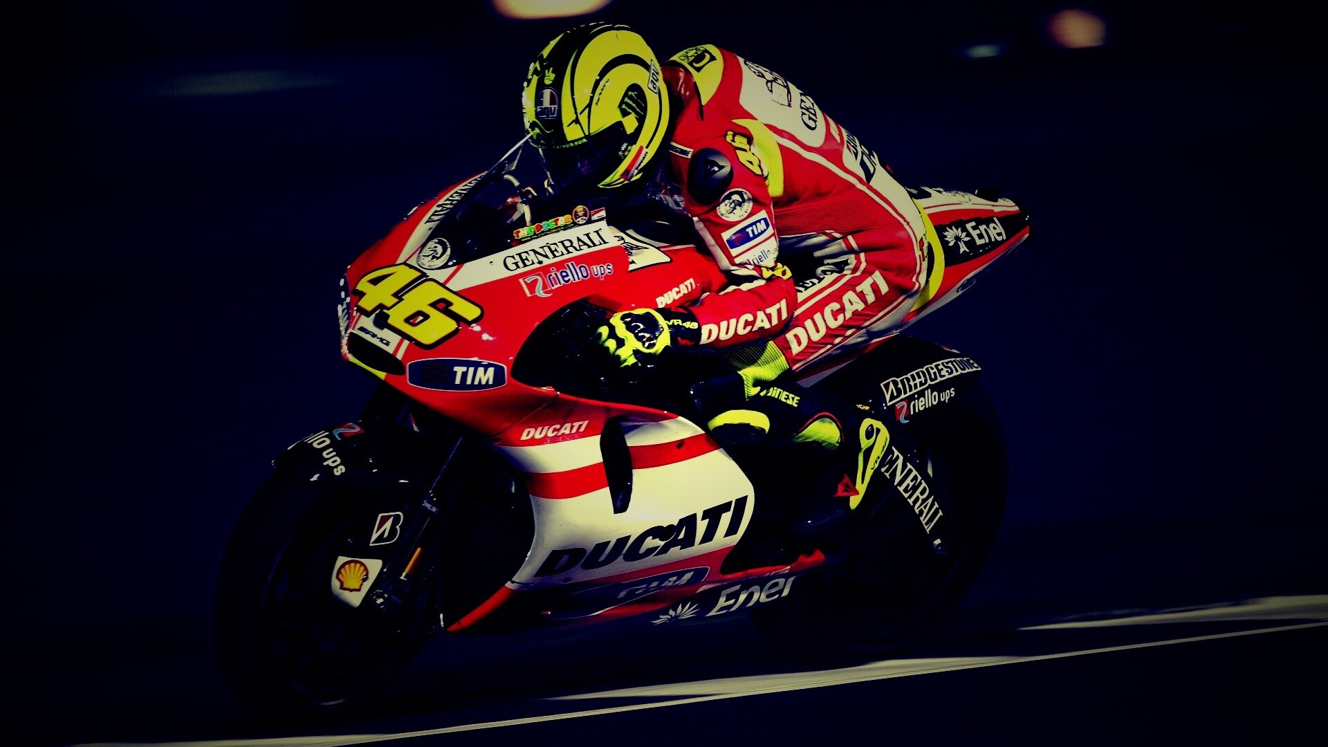 Мотоциклист на треке обои