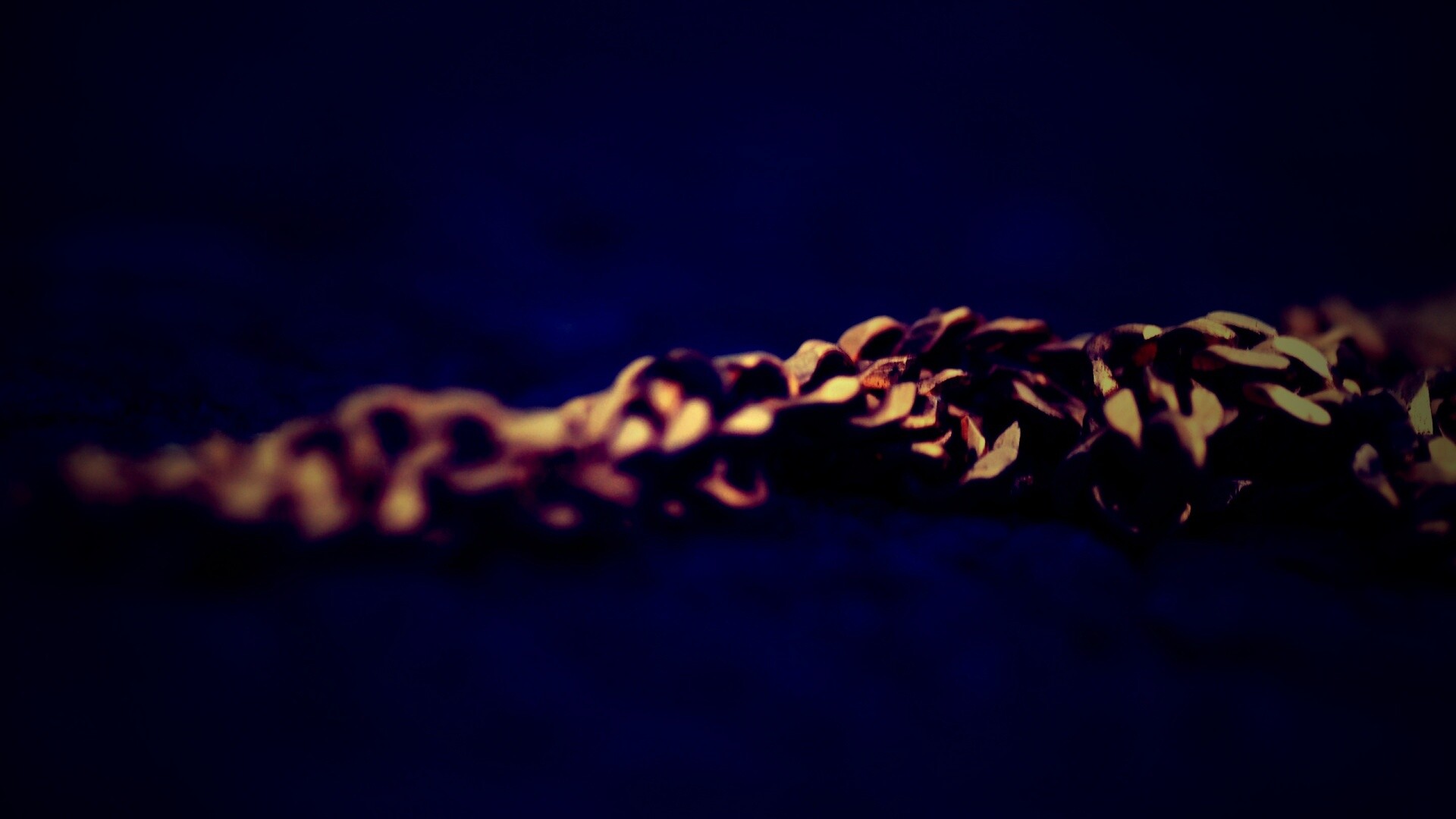 Старая золотая цепь обои