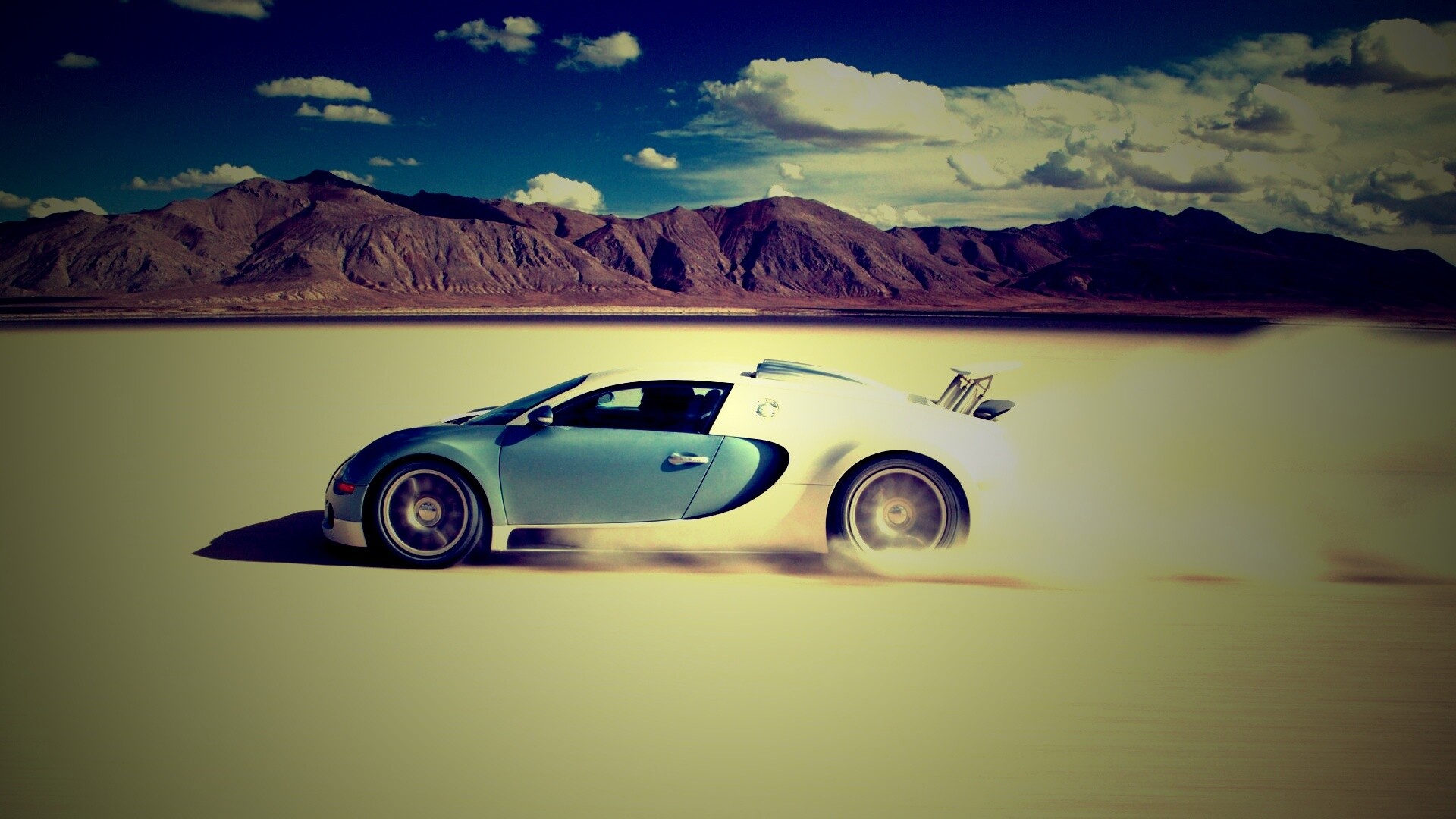 Бугатти в долине обои