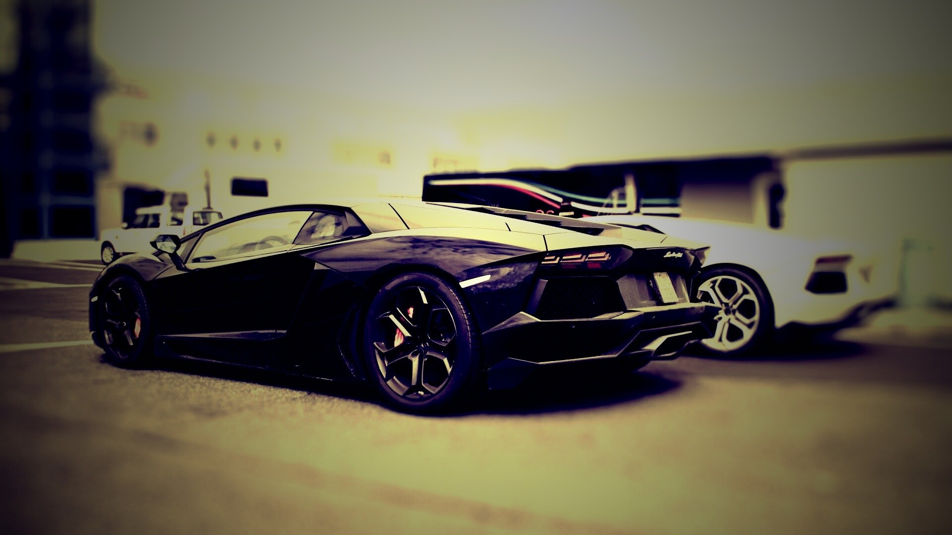 Ламборджини ревентон на парковке обои