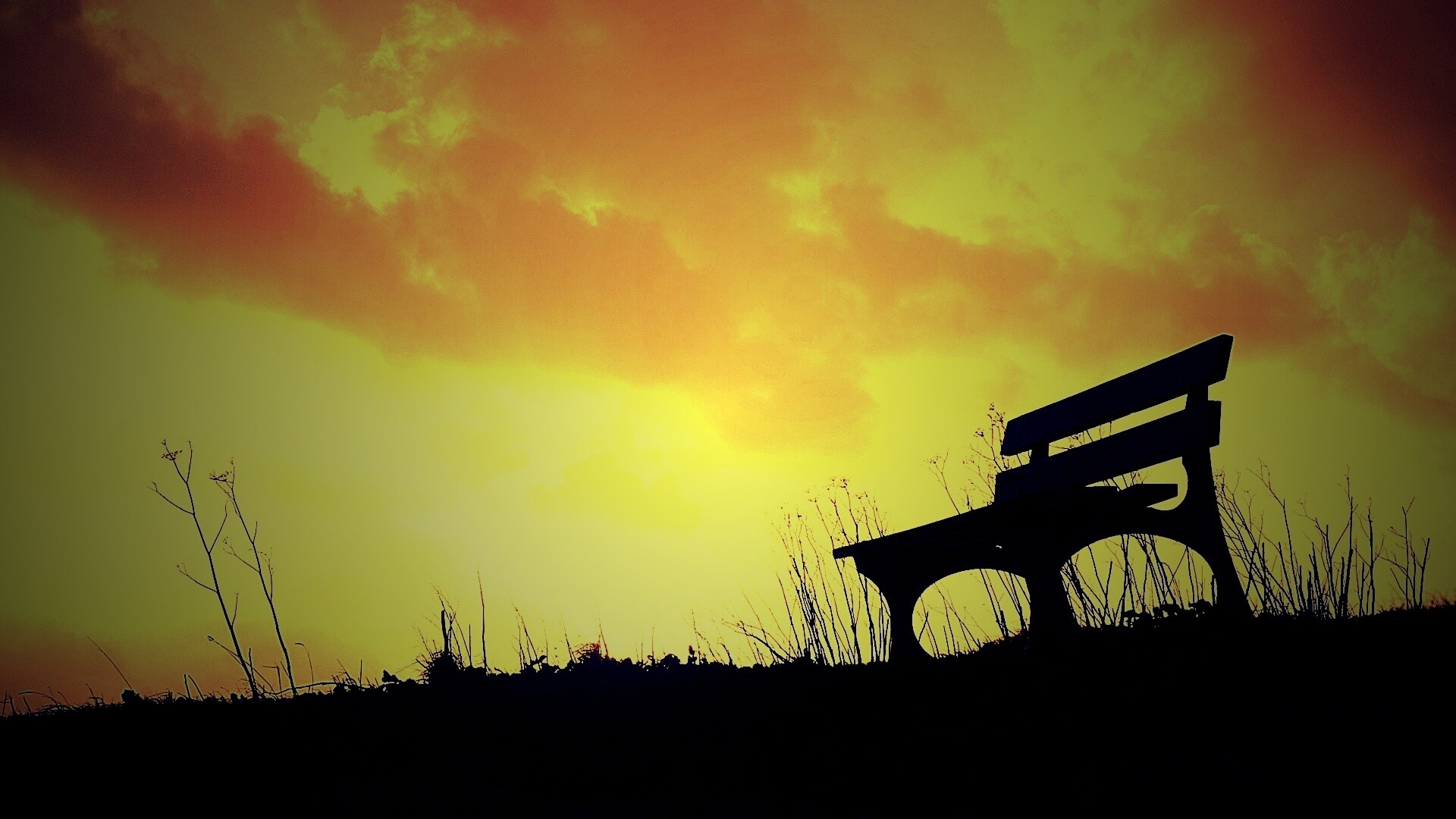 Силуэт скамейки на фоне неба обои