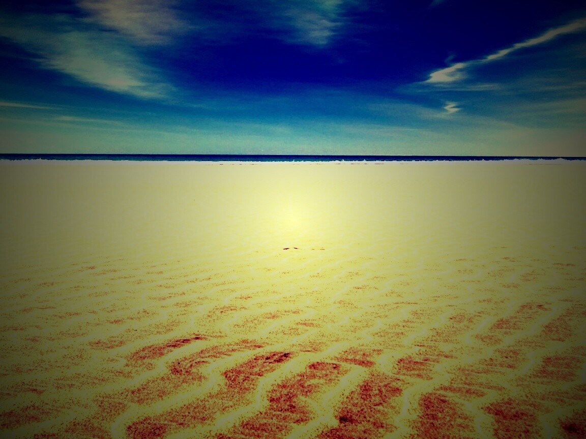 Пустыня на фоне моря обои