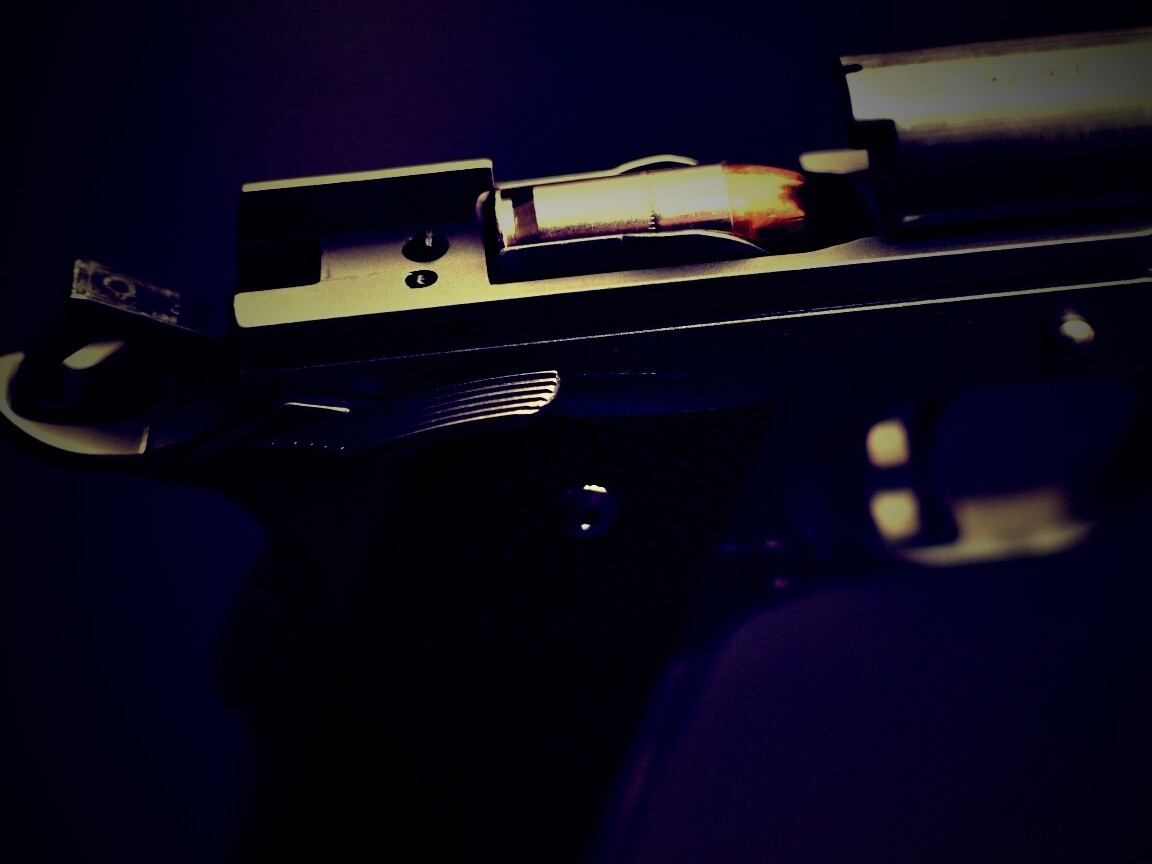 Разобранный пистолет обои