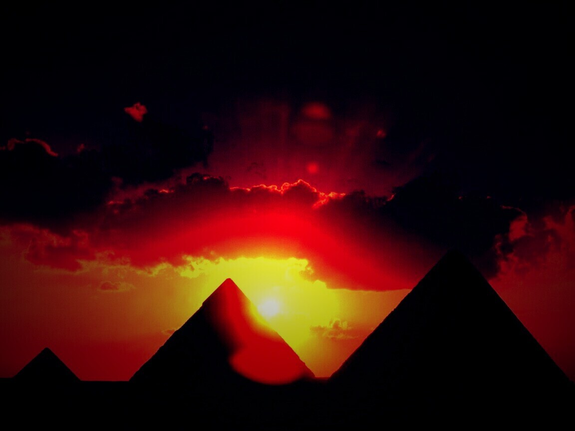 Египетские пирамиды на закате обои