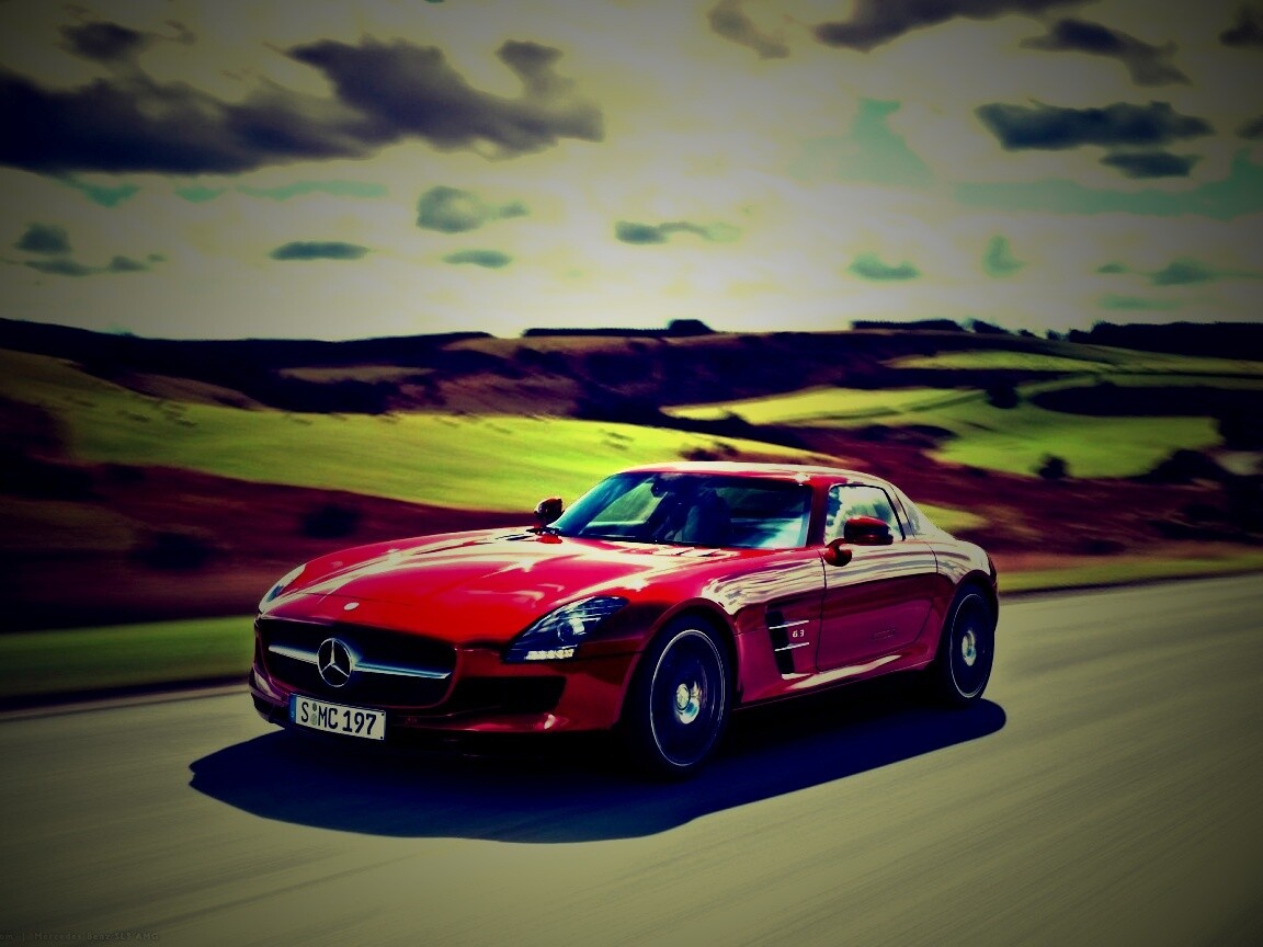 Красный спортивный мерседес обои