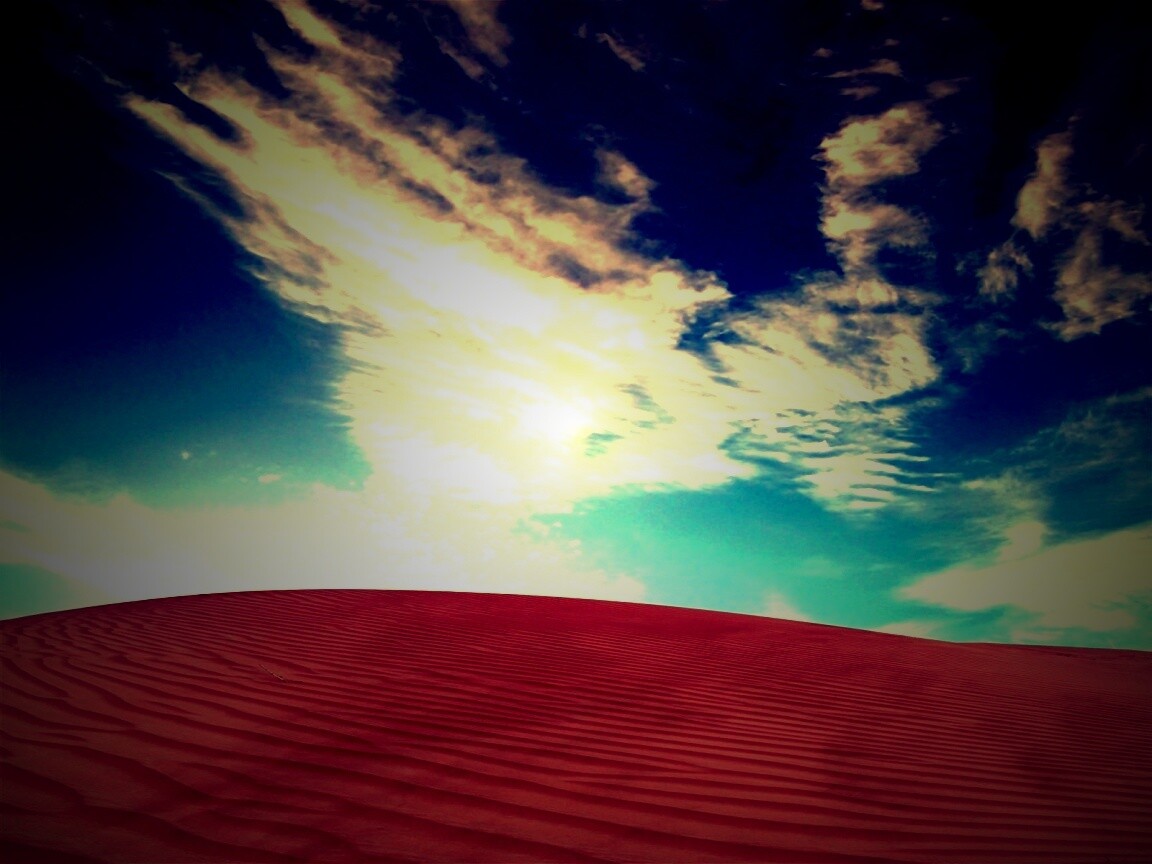 Облака над пустыней обои