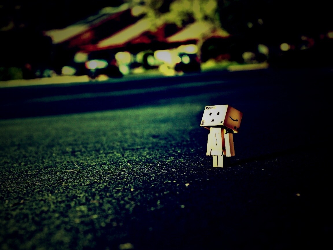 Данбо смотрит вверх обои