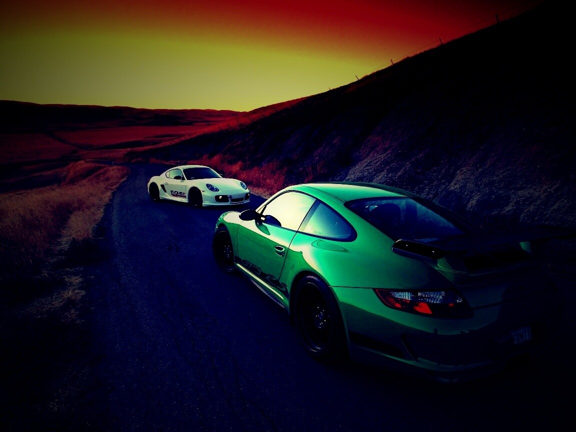 Два порша на горной дороге обои