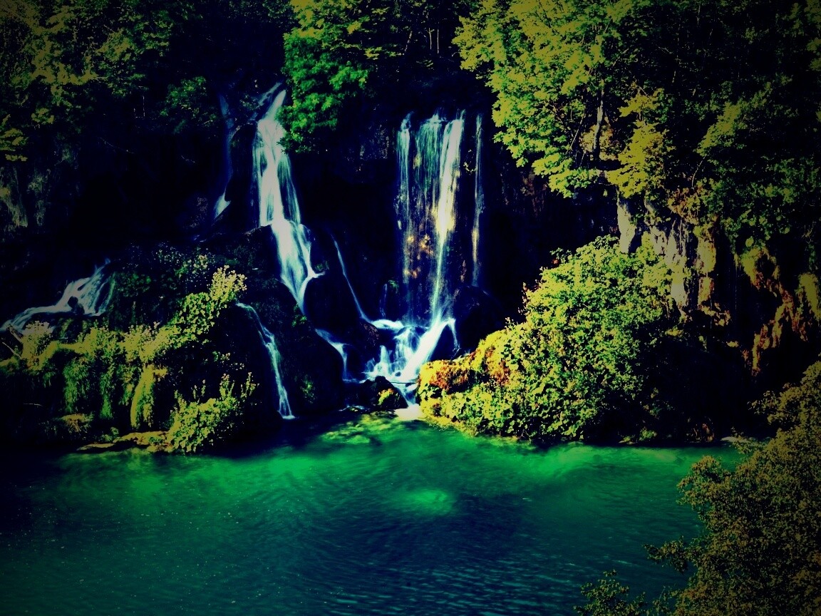 Водопад в дикой природе обои