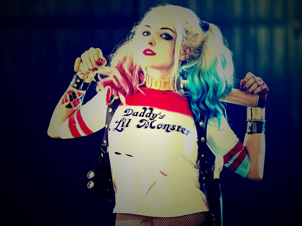 Daddy's lil monster обои