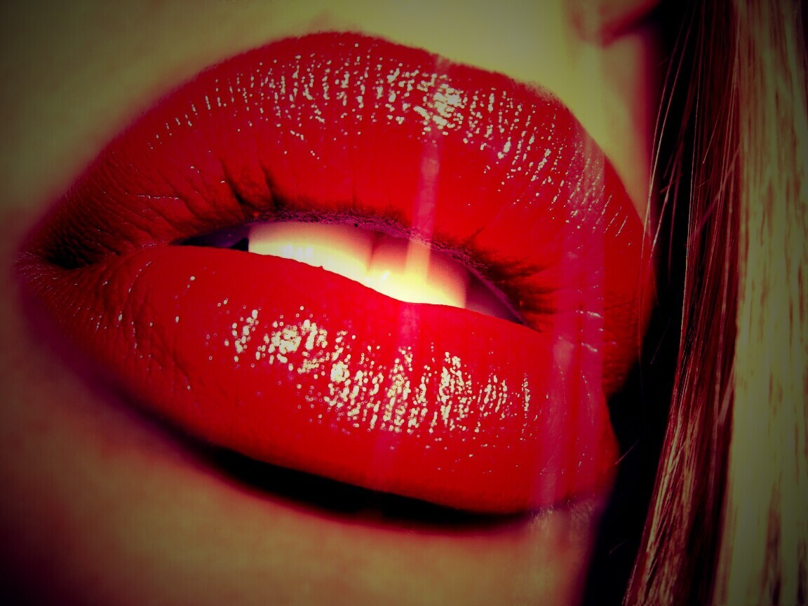 Сочные губы обои