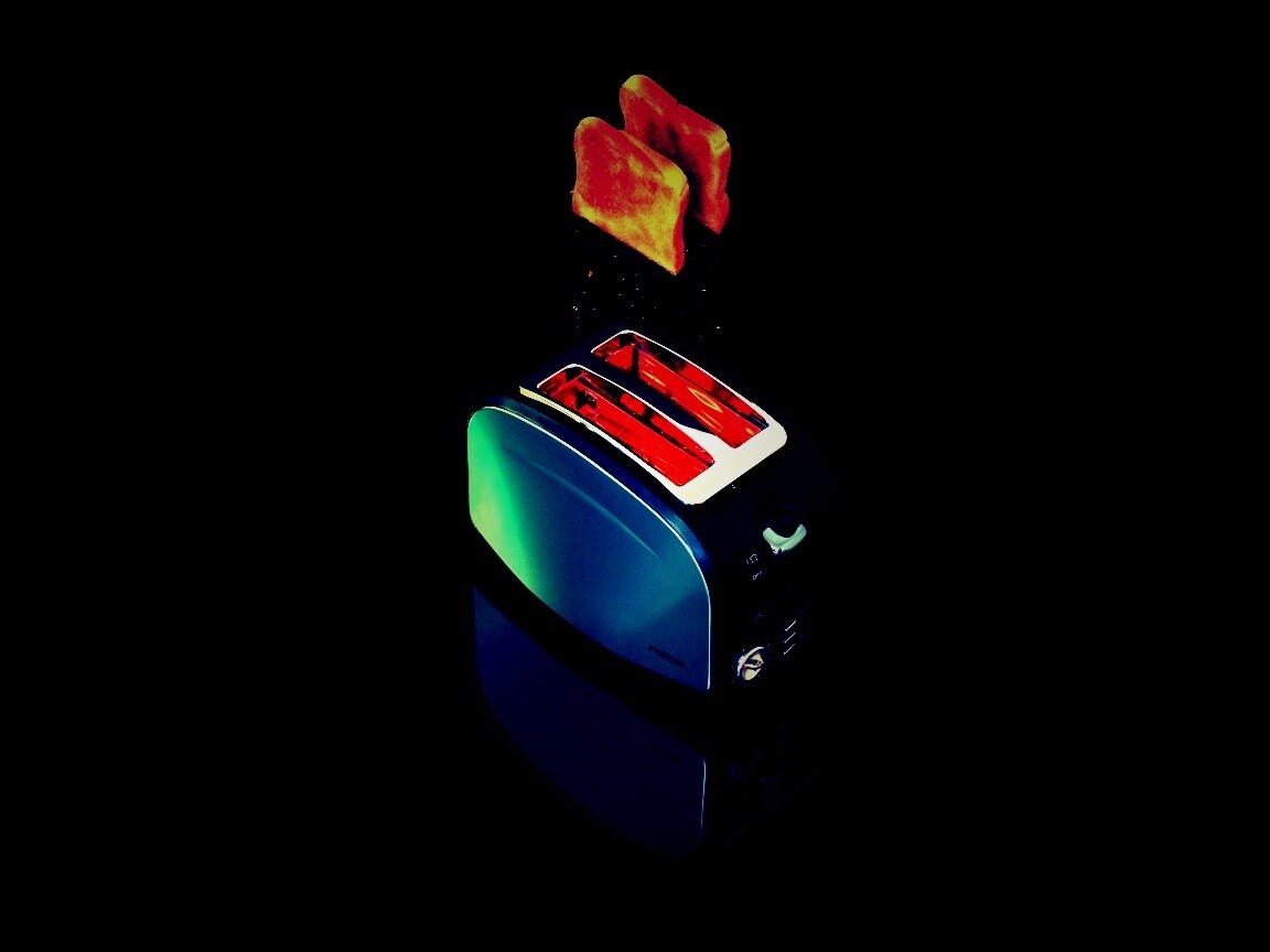 Выстрел из тостера обои