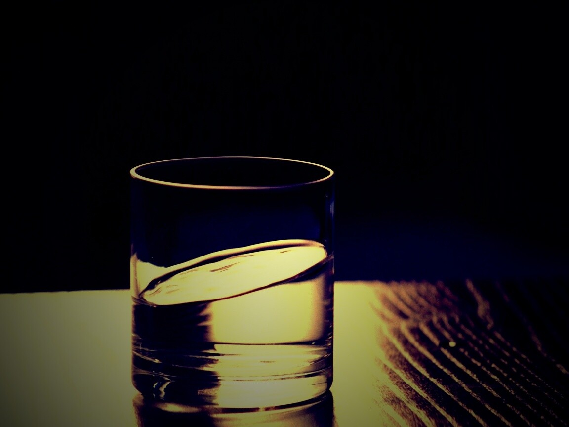 Стакан воды из Начала обои