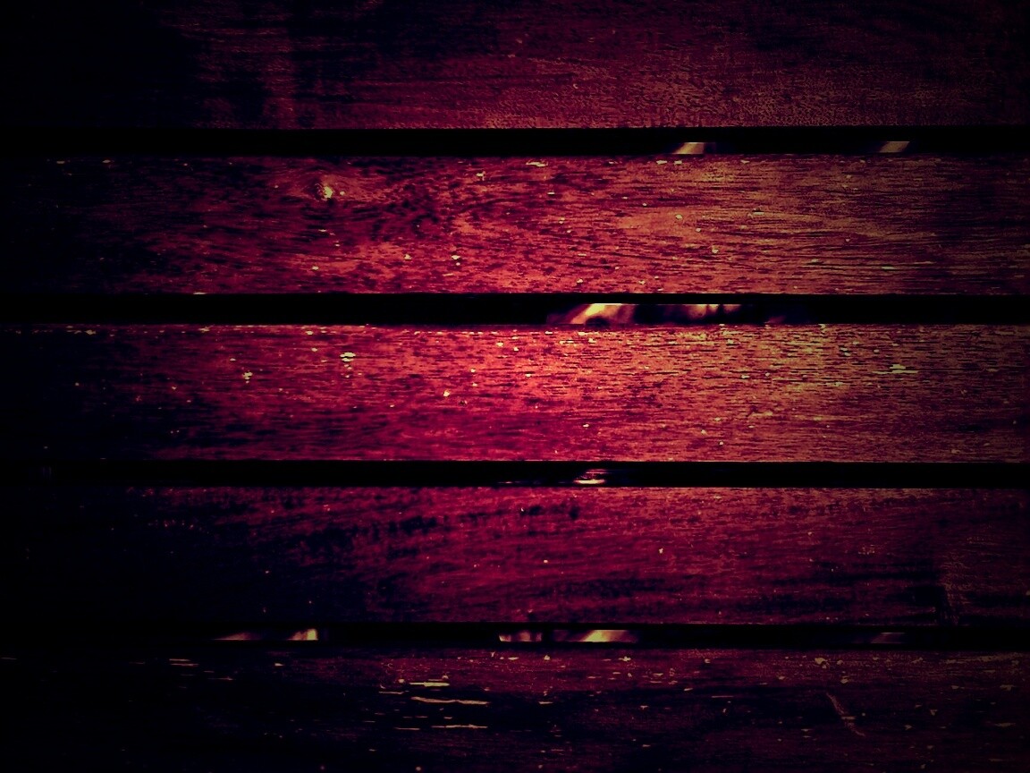 Щели между досок обои