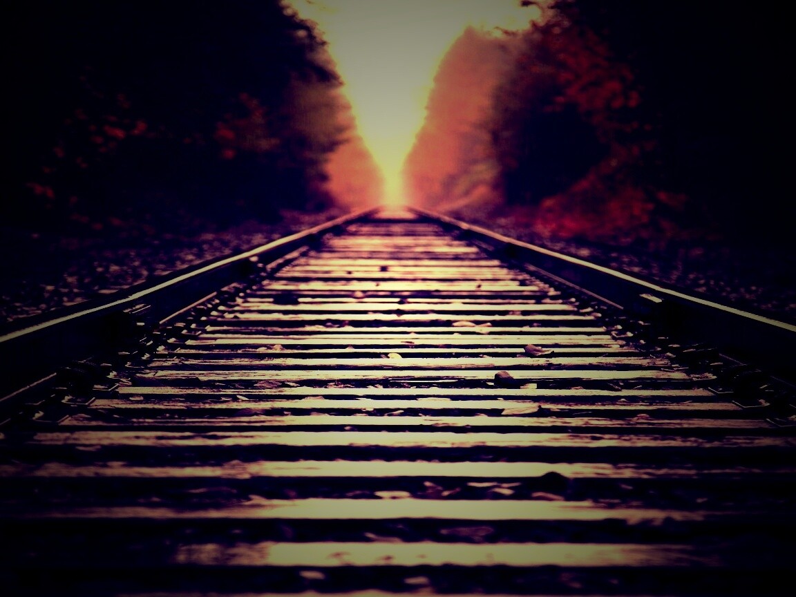 Железная дорога после дождя обои