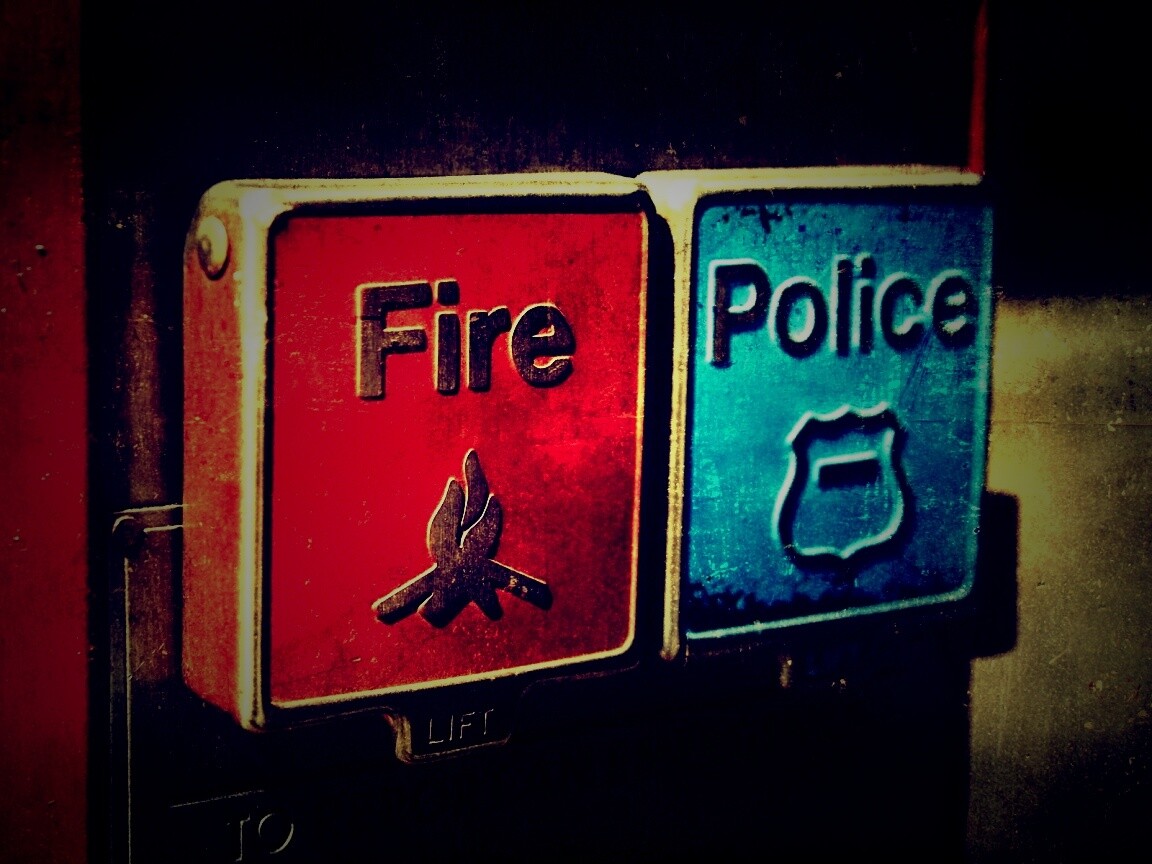 "Экстренные" кнопки обои