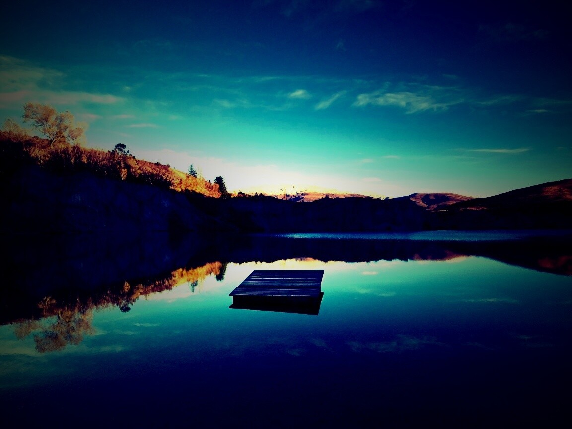 Уединенное озеро обои