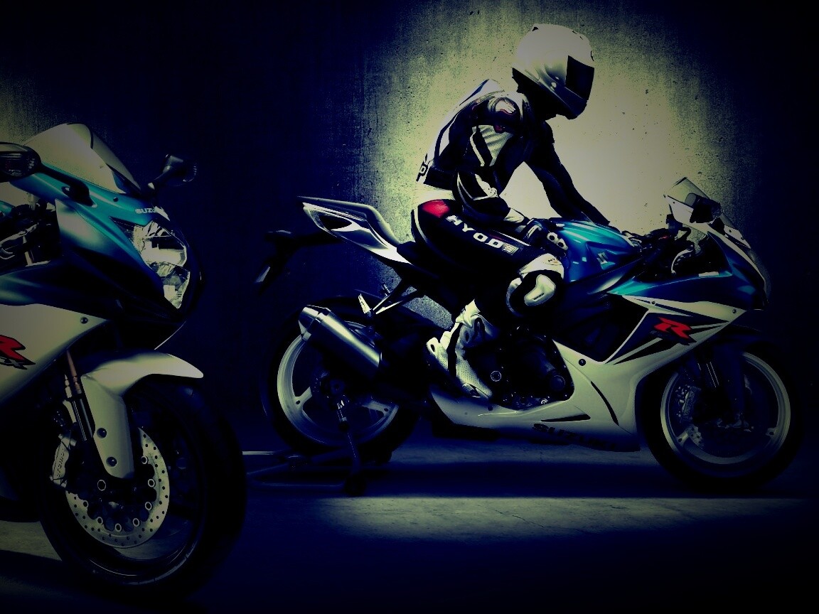 Suzuki и мотоциклист обои