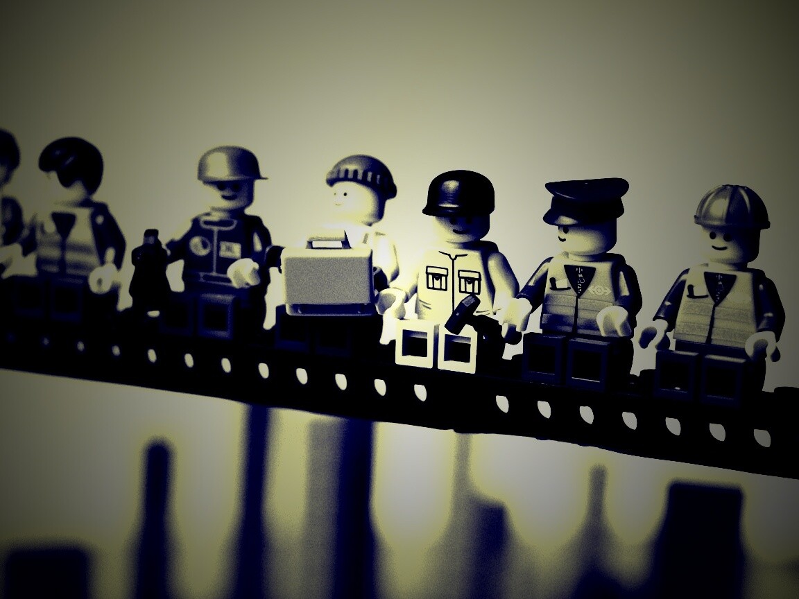 Lego строители обедают на балке обои