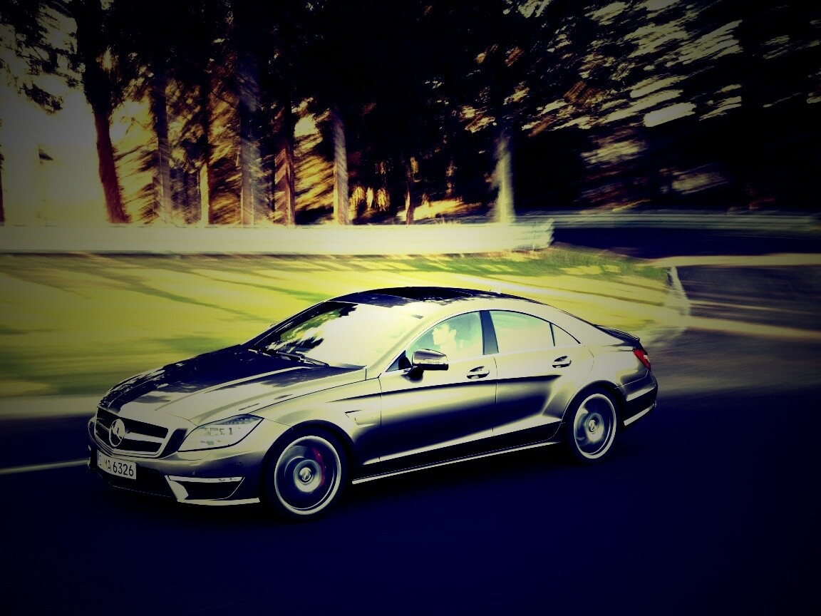 Мерседес в движении обои
