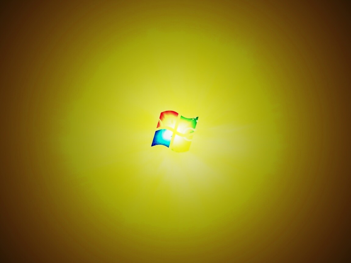 Яркий желтый логотип Windows 7 обои