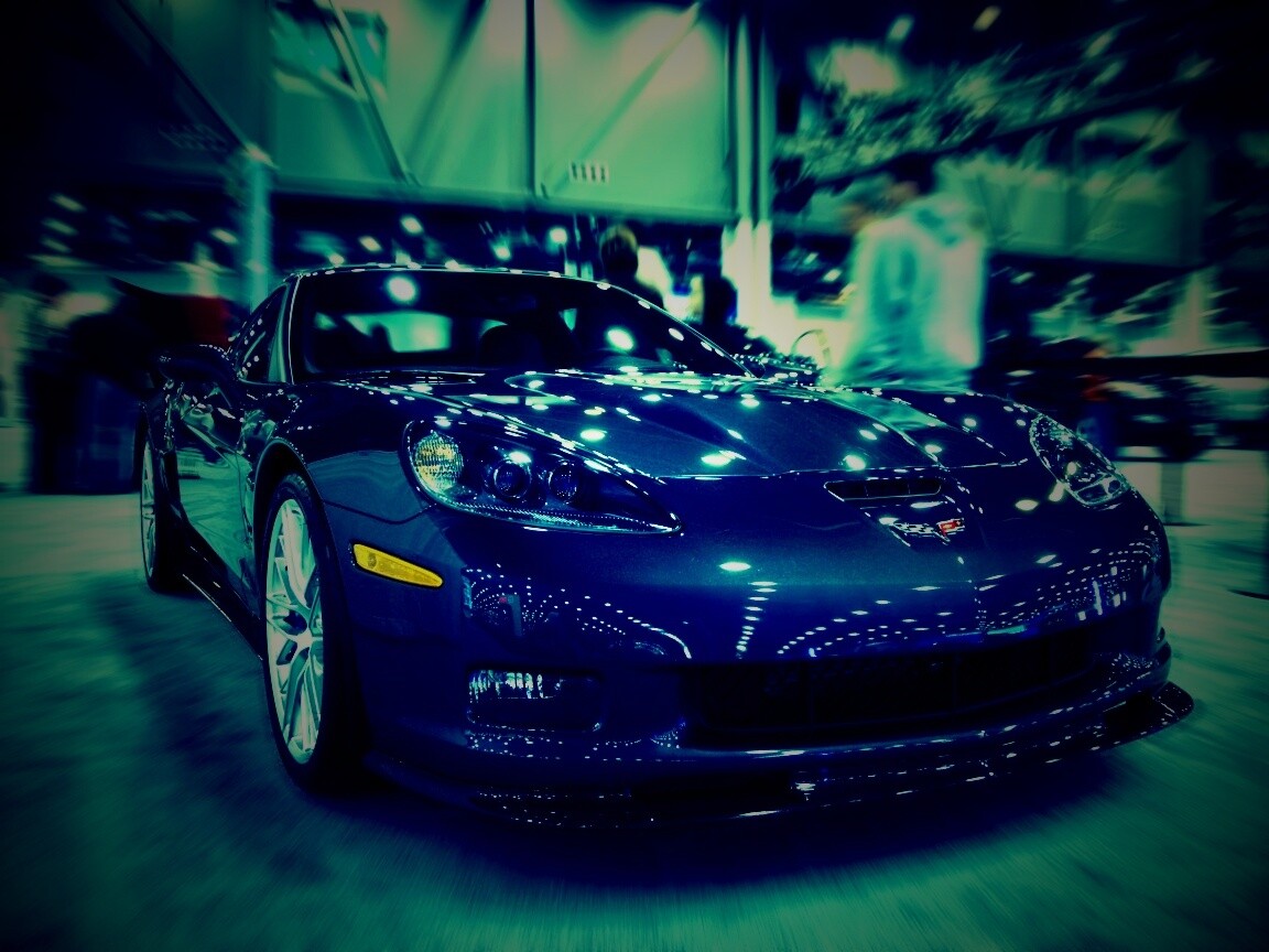 Машина на выставке обои