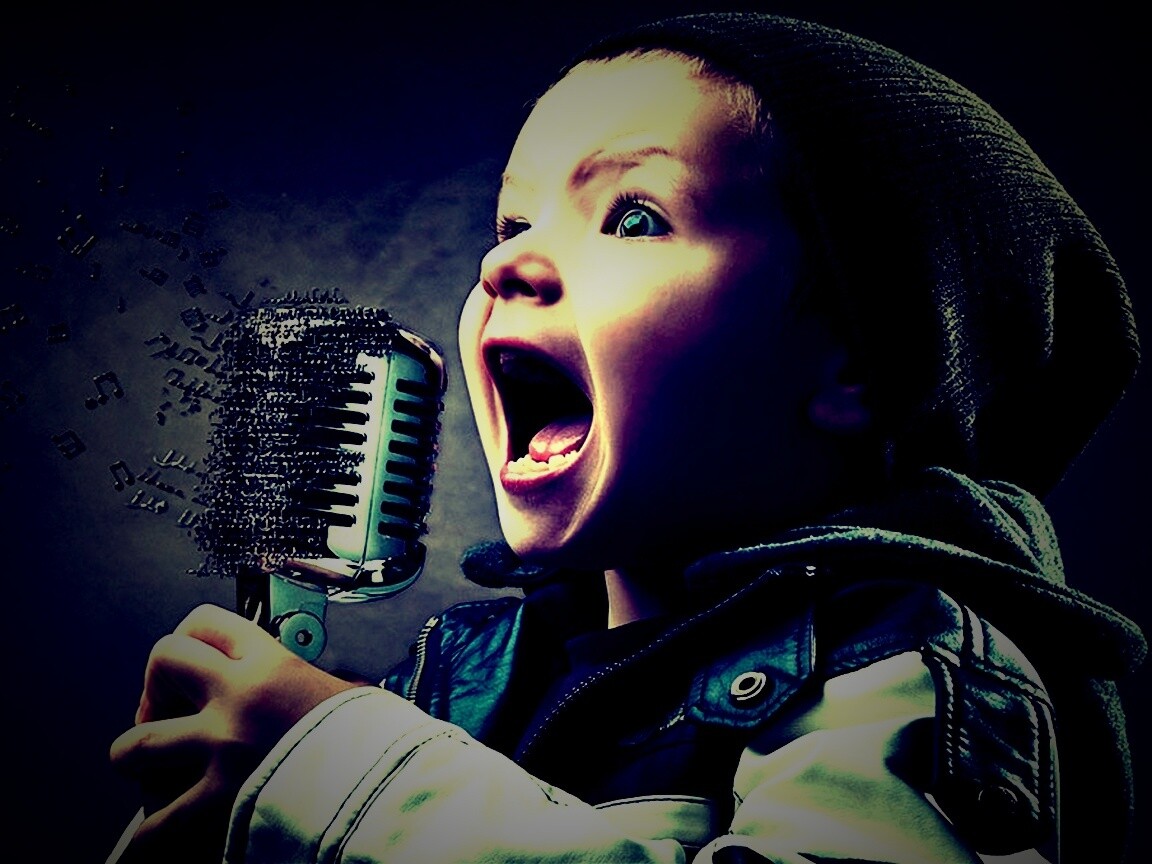 Экспрессивный певец обои